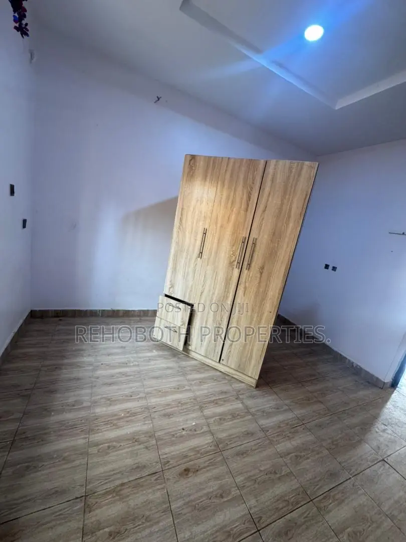 1bdrm Apartment in Oluyole for rent
