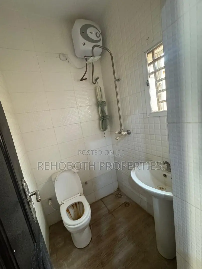 1bdrm Apartment in Oluyole for rent