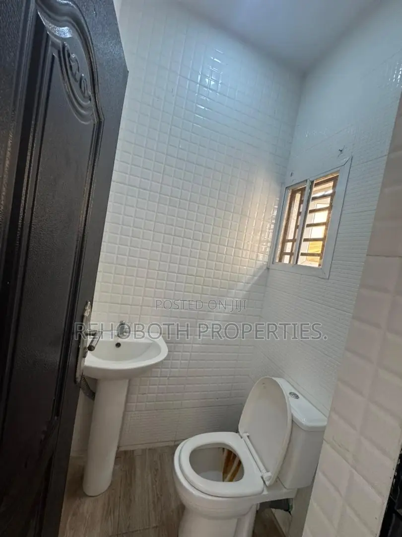 1bdrm Apartment in Oluyole for rent