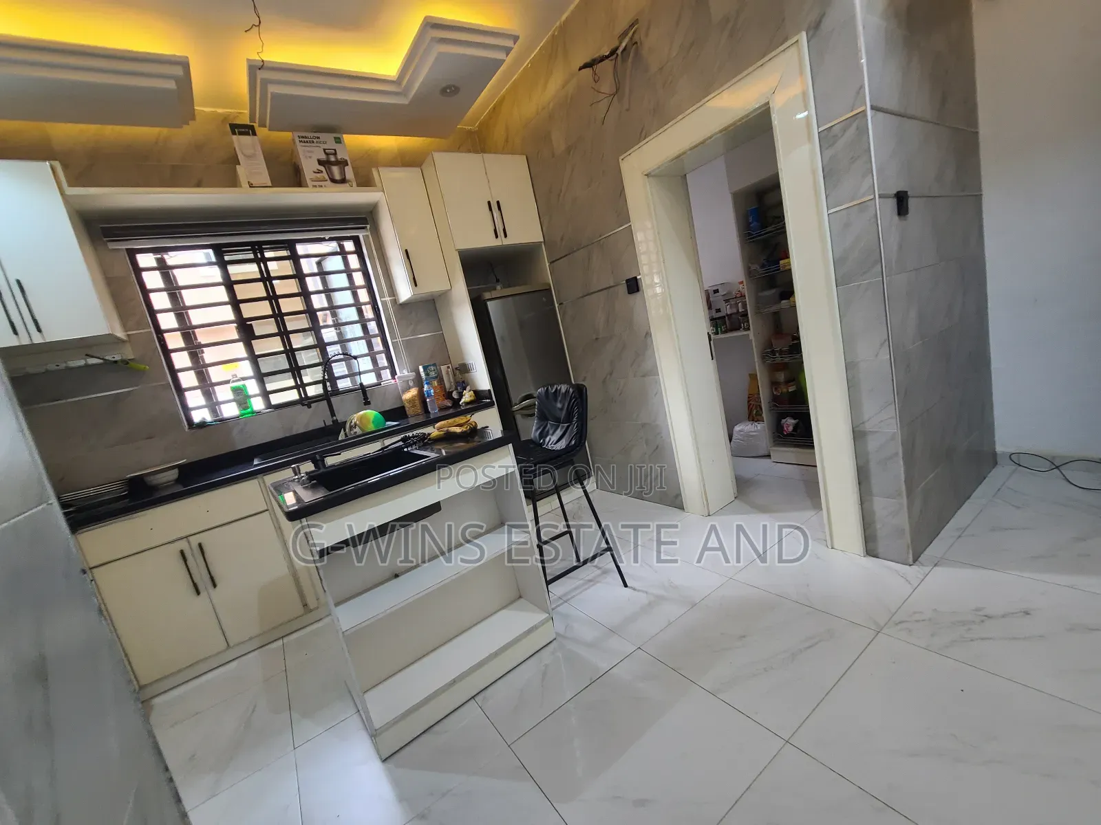 5bdrm Duplex in Okhuoromi Off, Benin City for sale