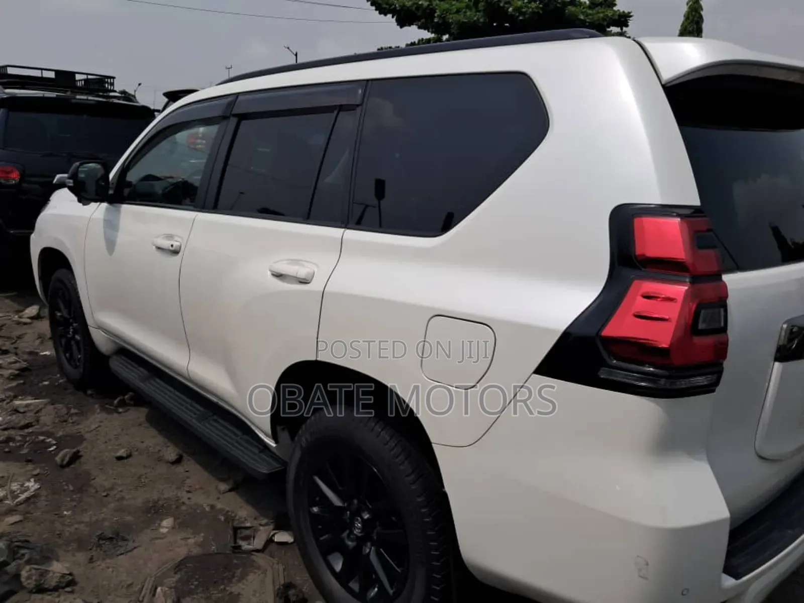 Toyota Land Cruiser Prado 4.0 2023 White