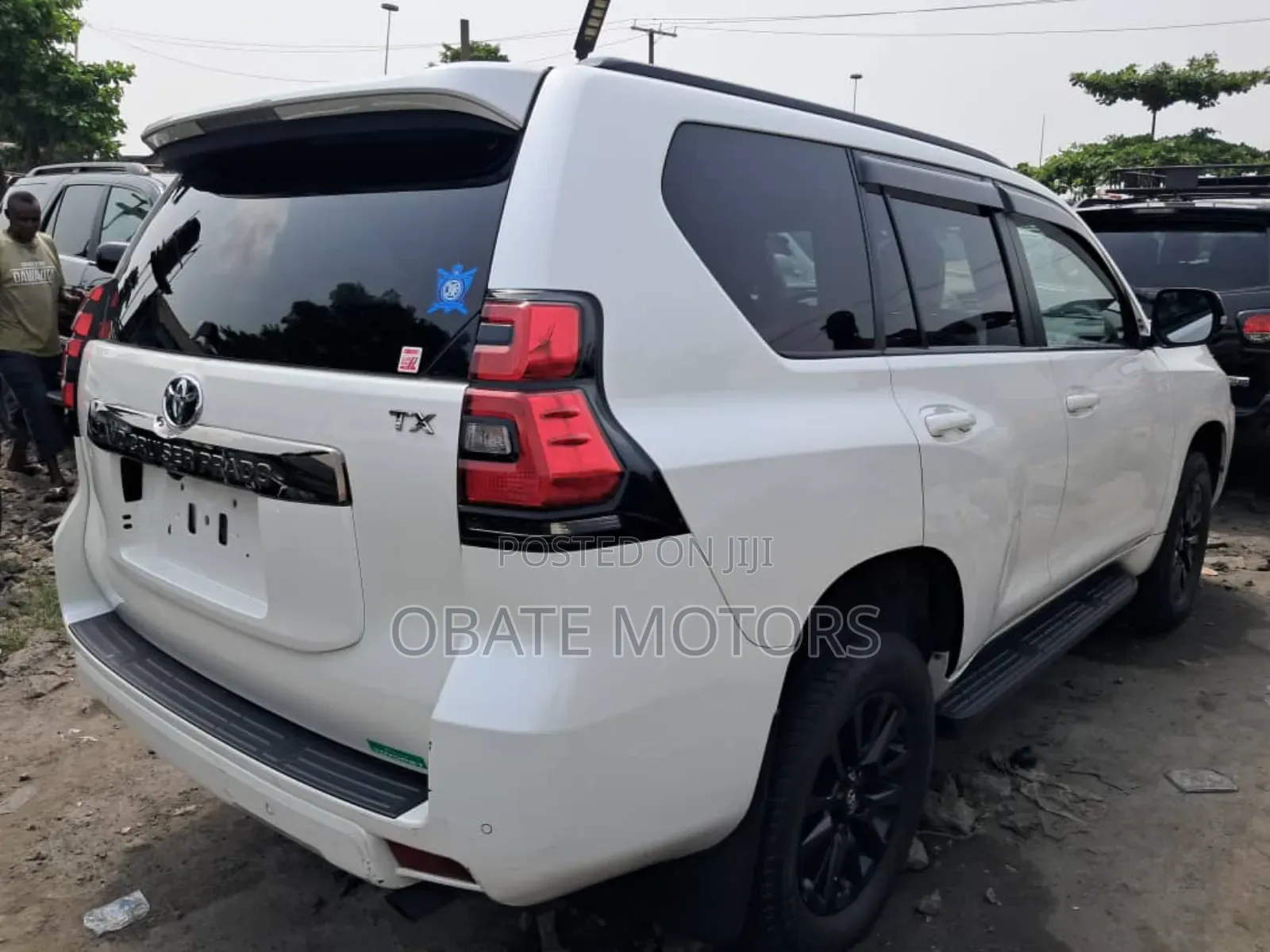 Toyota Land Cruiser Prado 4.0 2023 White