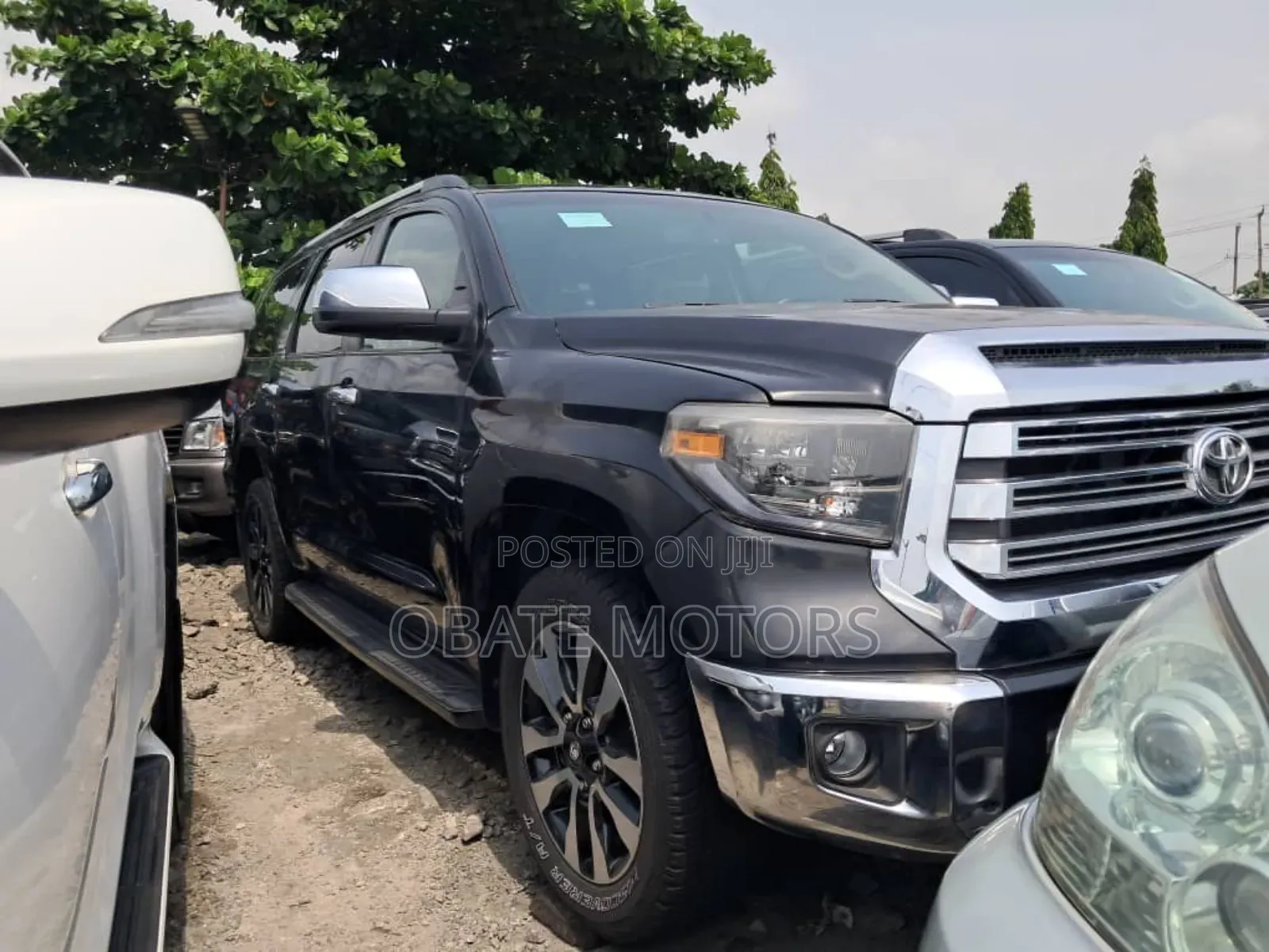 Toyota Sequoia Limited 4dr SUV 4WD (5.7L 8cyl 6A) 2015 Black