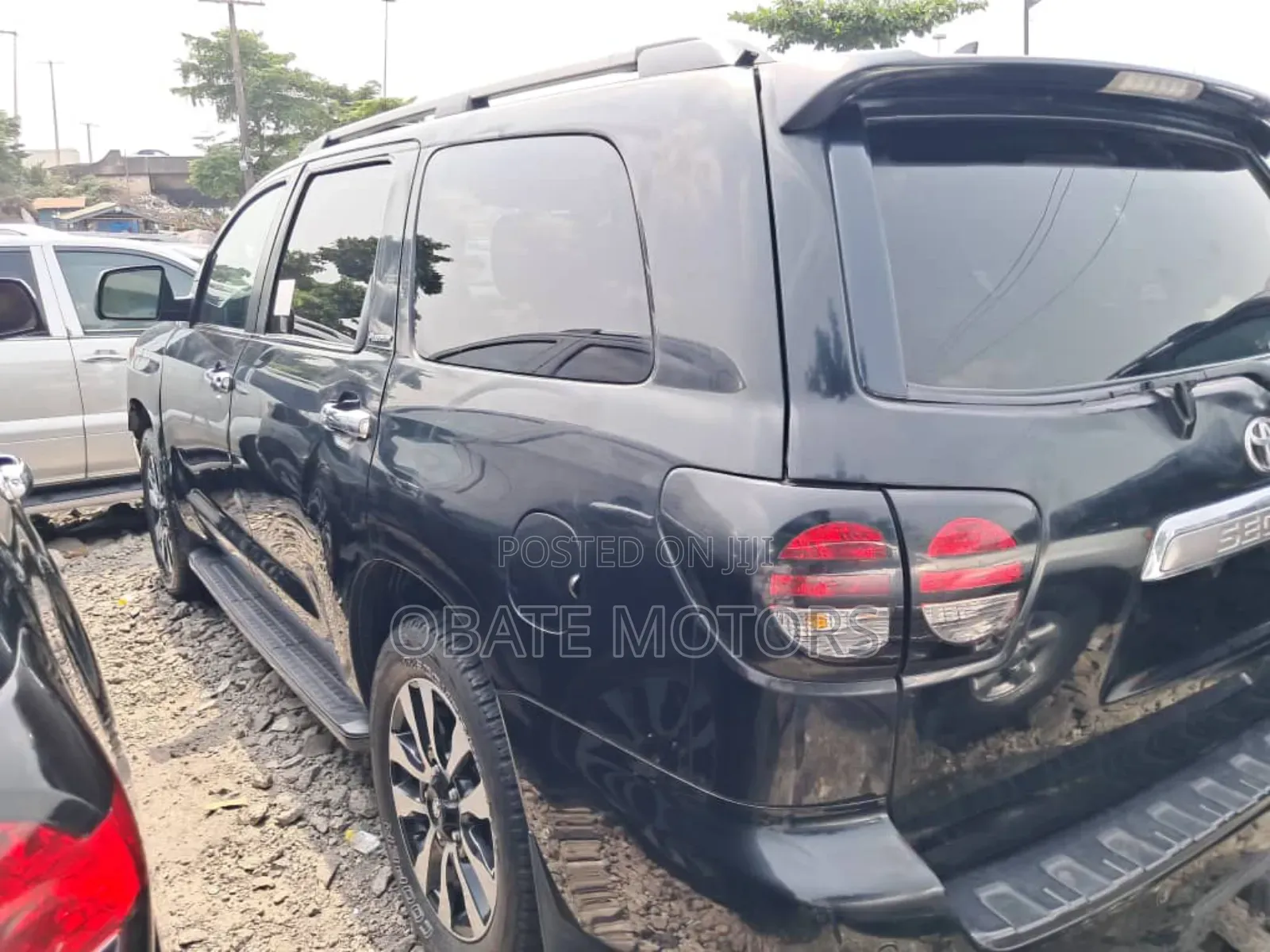 Toyota Sequoia Limited 4dr SUV 4WD (5.7L 8cyl 6A) 2015 Black