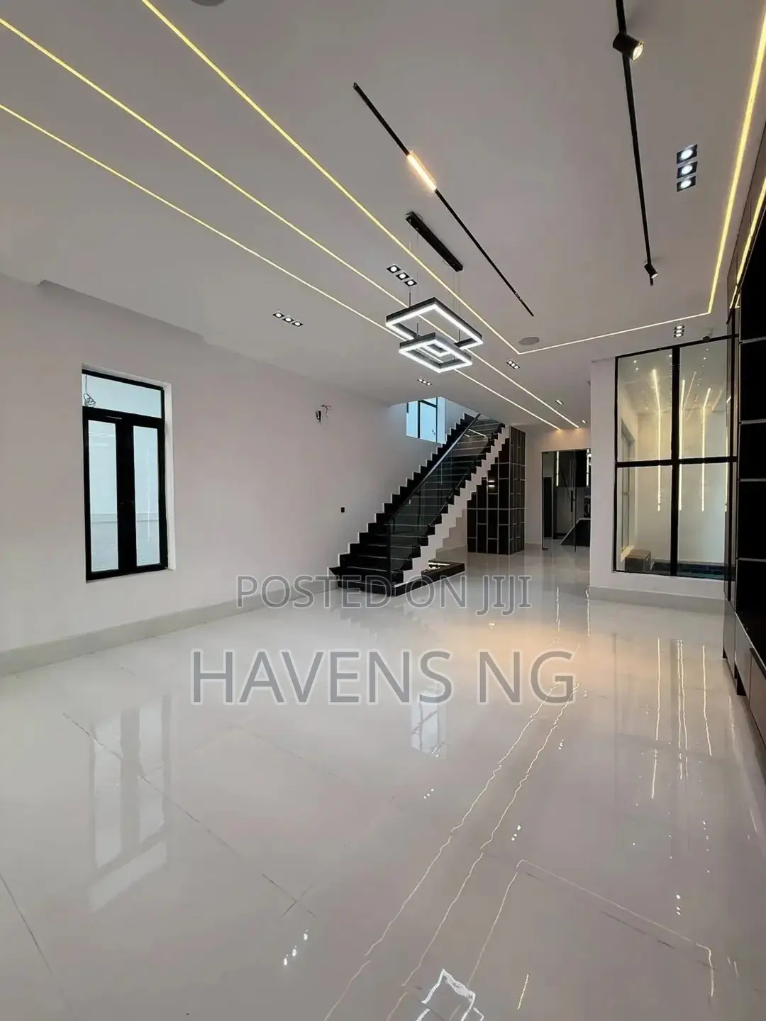 5bdrm Duplex in Lekki Phase 1 for sale