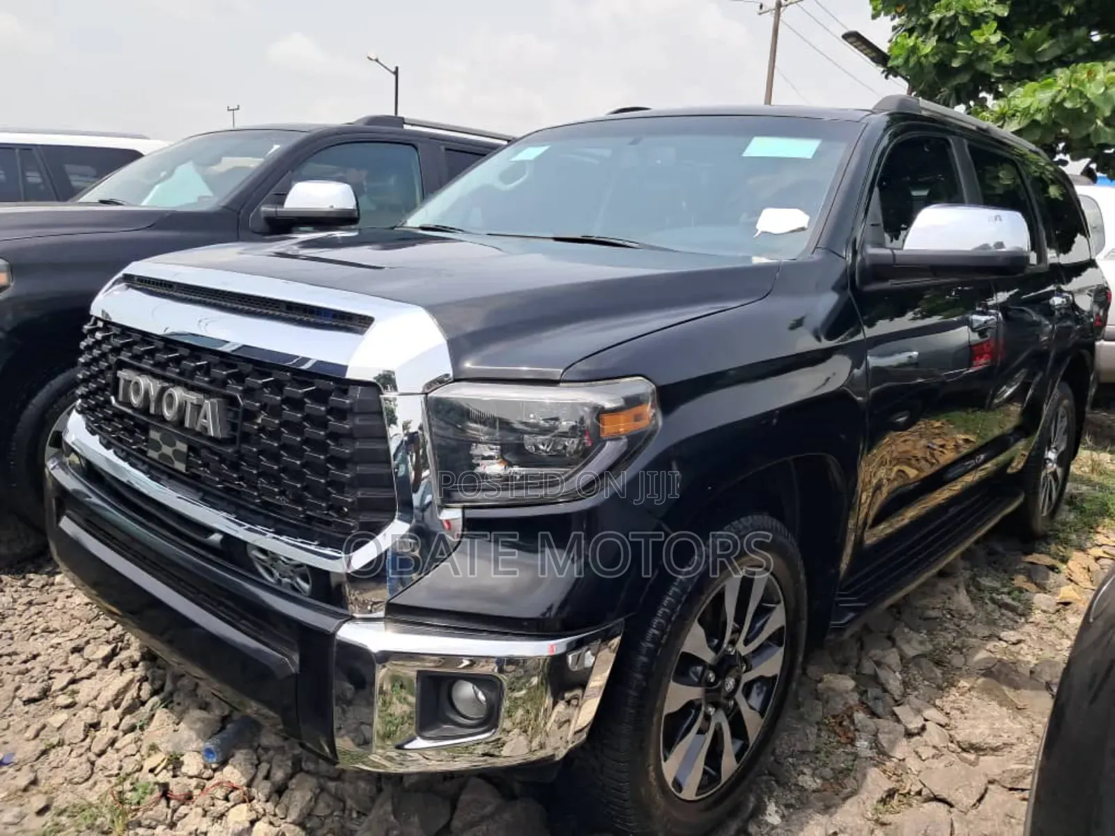 Toyota Sequoia Platinum 4dr SUV (5.7L 8cyl 6A) 2015 Black