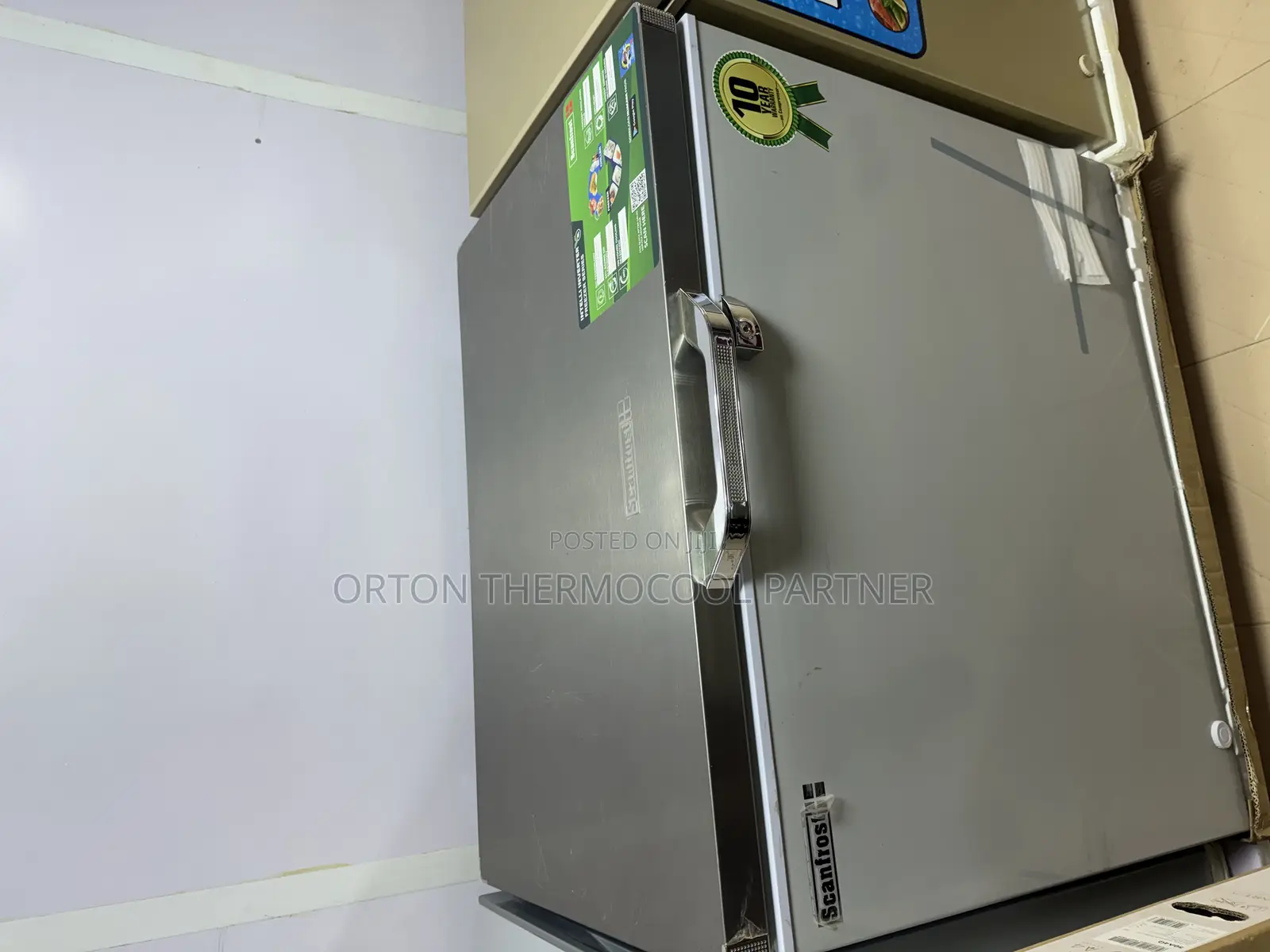 Scanfrost Inverter Chest Freezer 300l