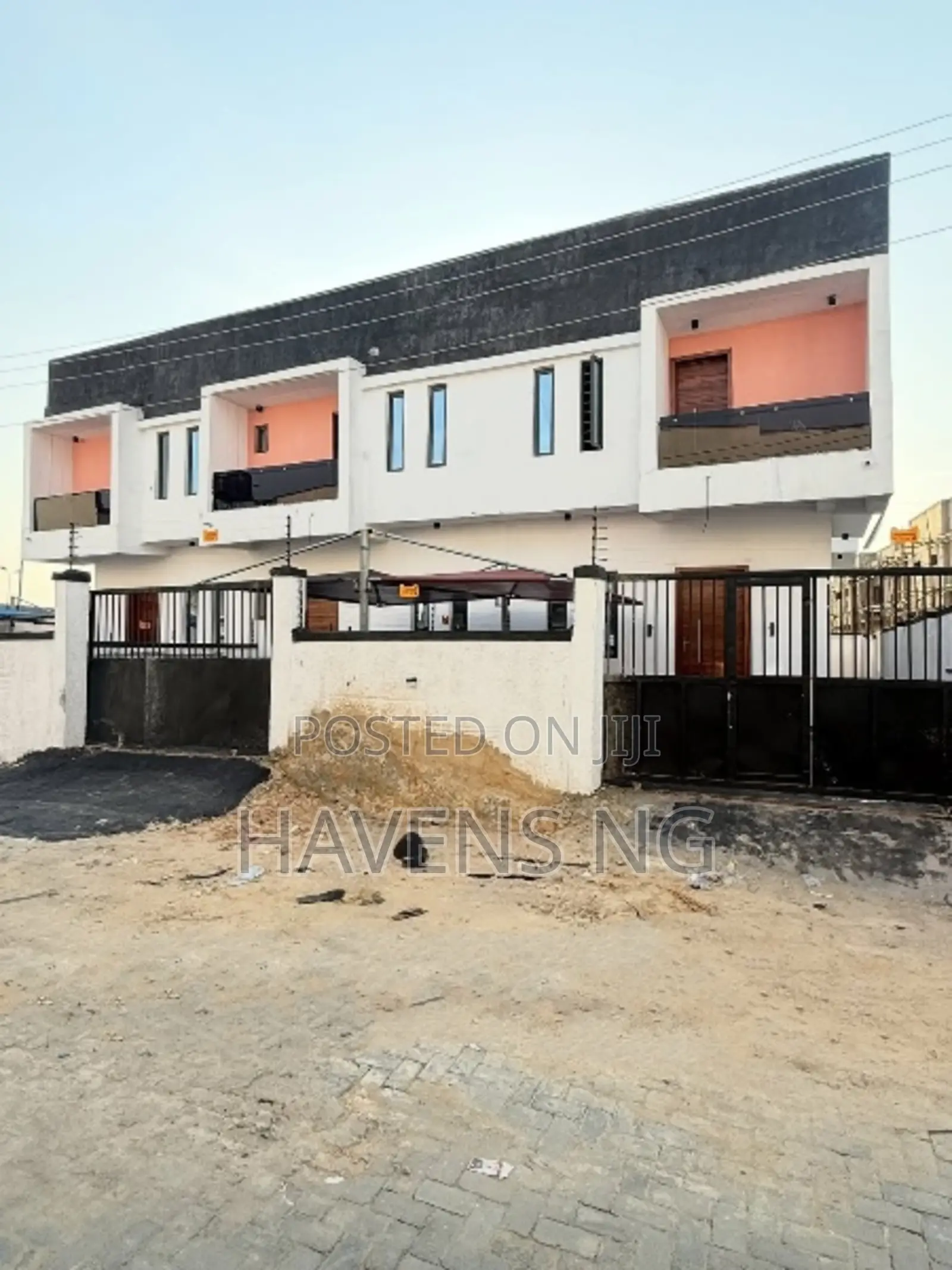 4bdrm Duplex in Lekki Phase 2 for sale