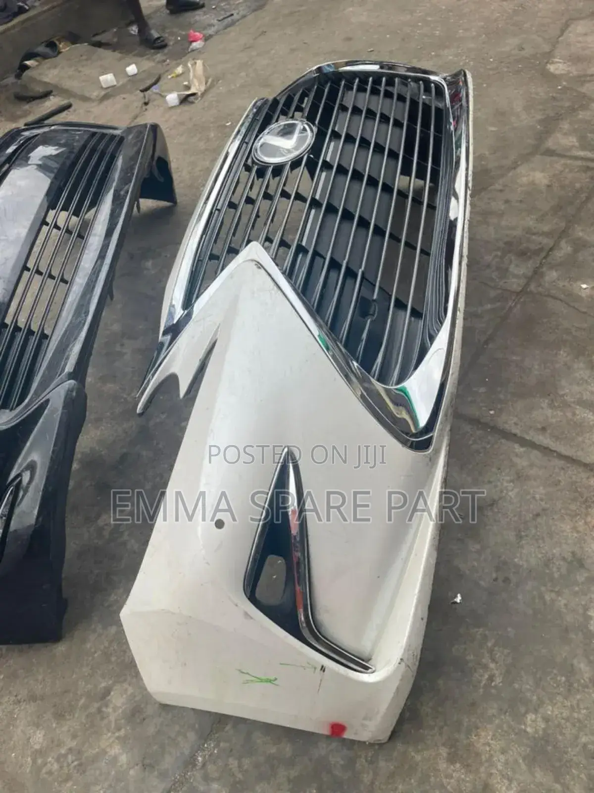 Complete Front Bumper Es 350 2018 Model