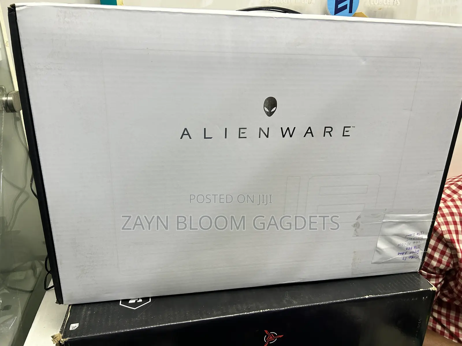 New Laptop Dell Allienware M18 R1 64GB Intel Core I9 SSD 2T