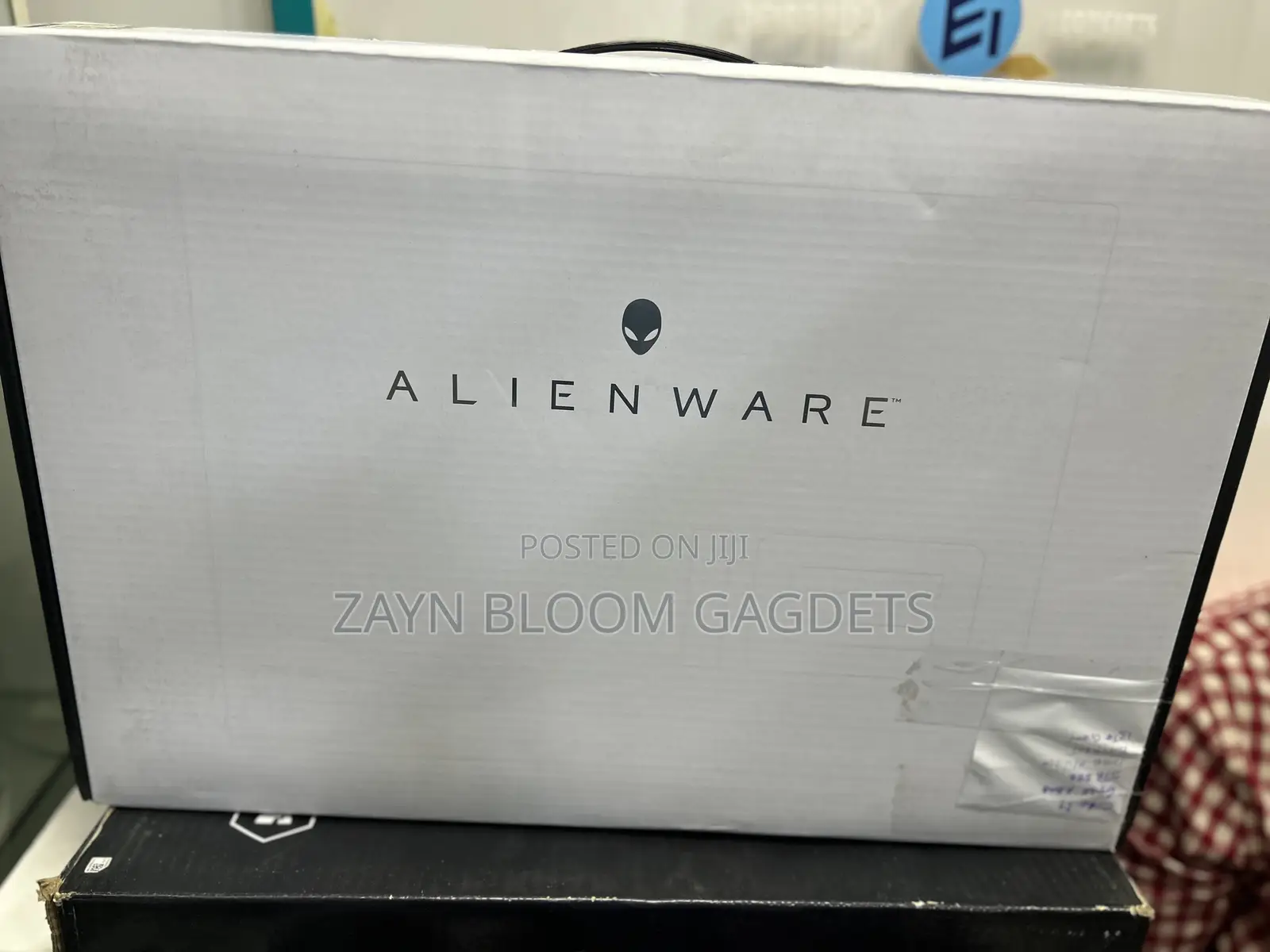 New Laptop Dell Allienware M18 R1 64GB Intel Core I9 SSD 2T