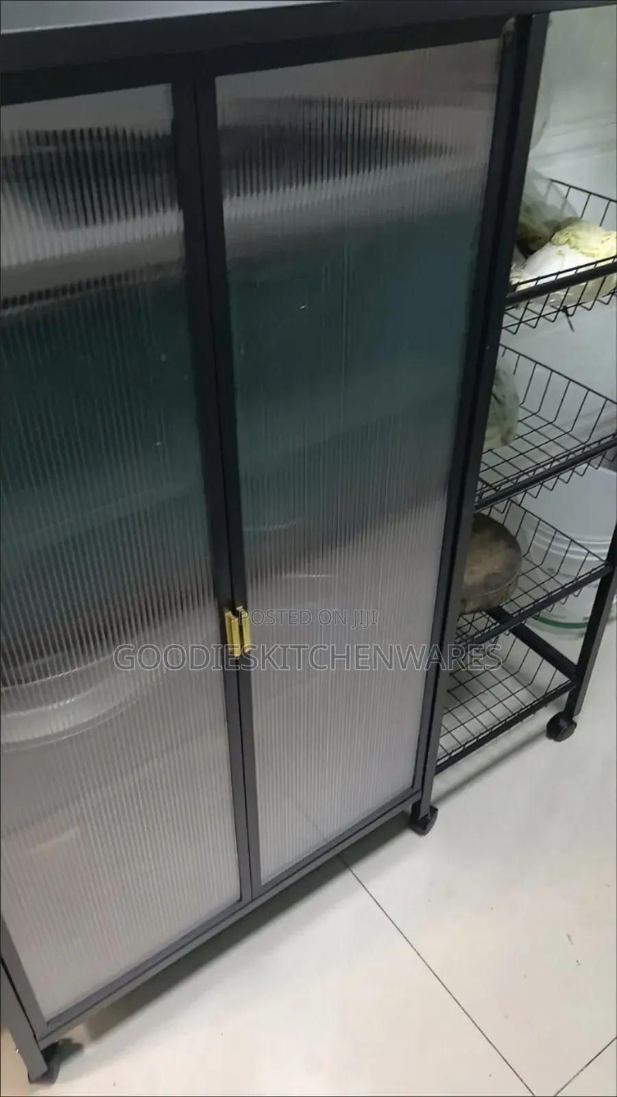 Multifunctional Kitchen Rack With Cover and Wheel