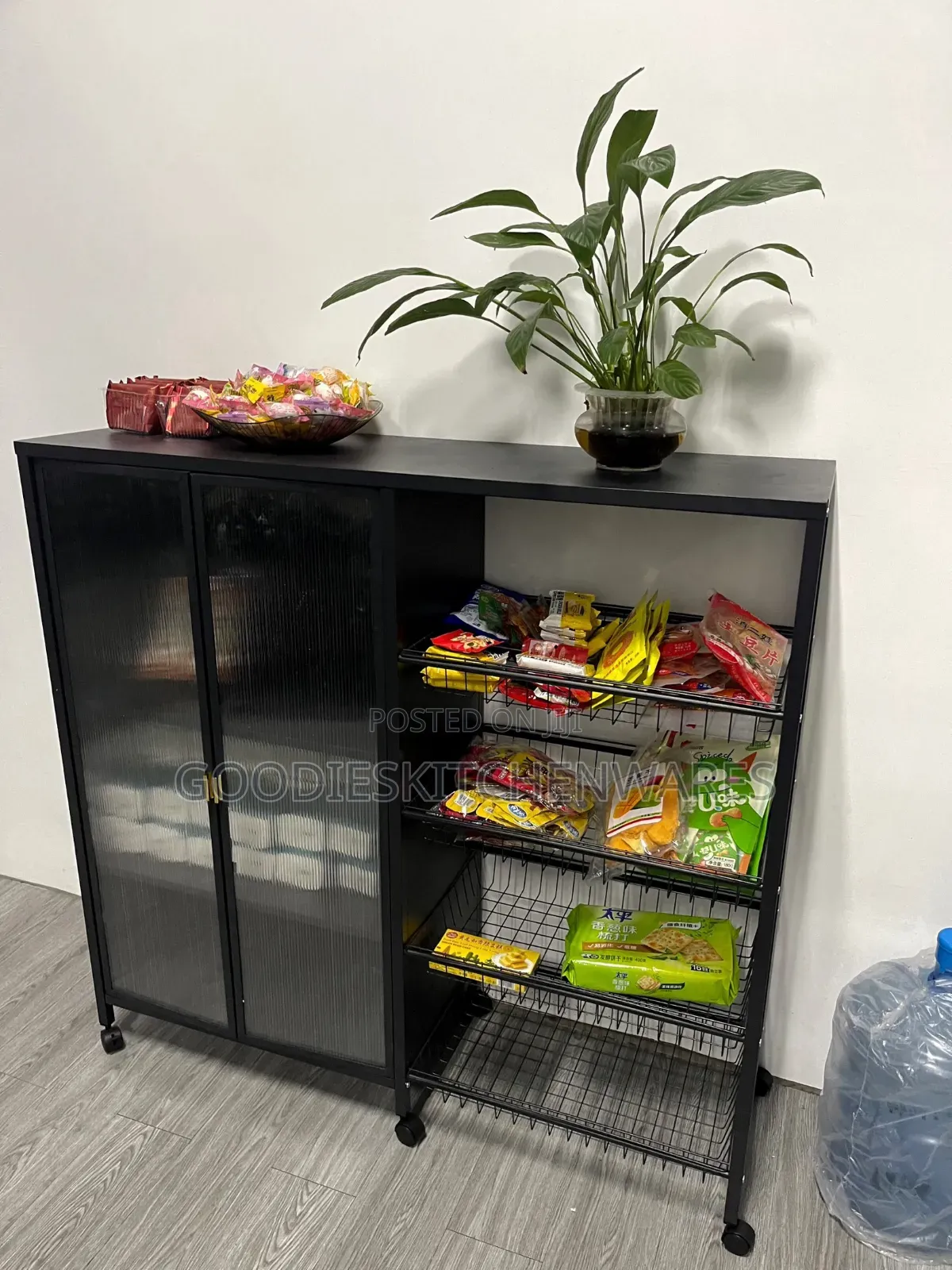 Multifunctional Kitchen Rack With Cover and Wheel