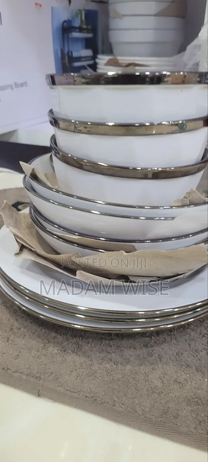 Dish . High Quality (Ceramic )
