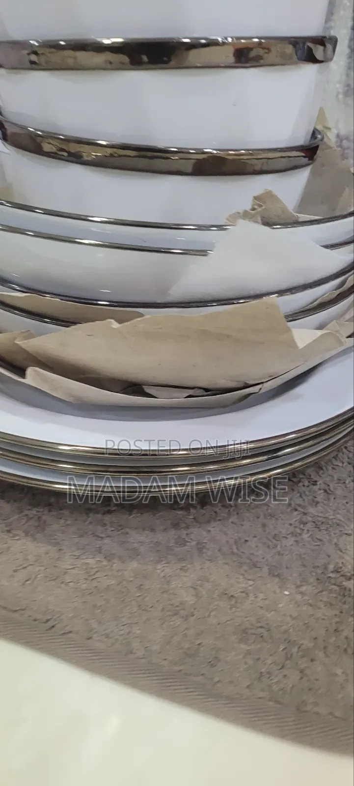Dish . High Quality (Ceramic )