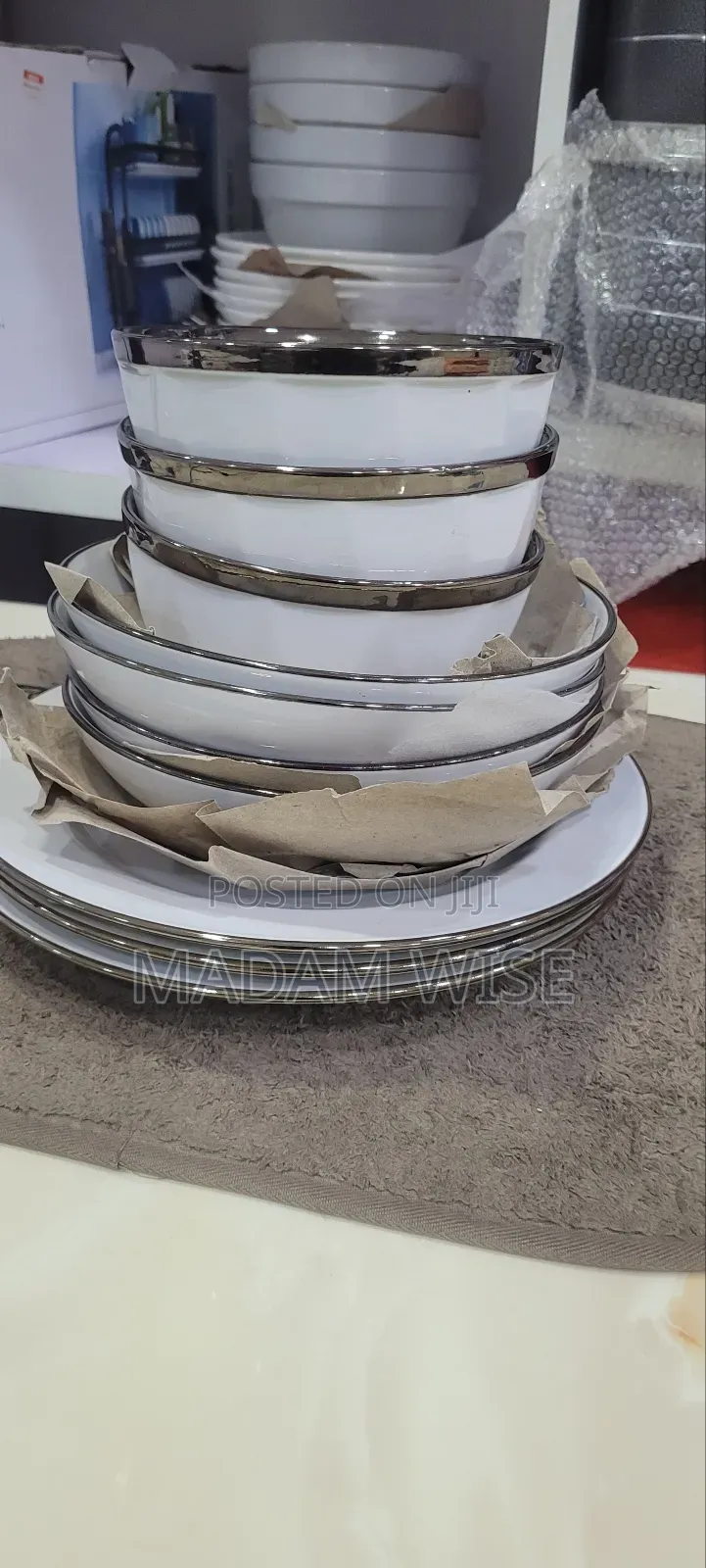 Dish . High Quality (Ceramic )