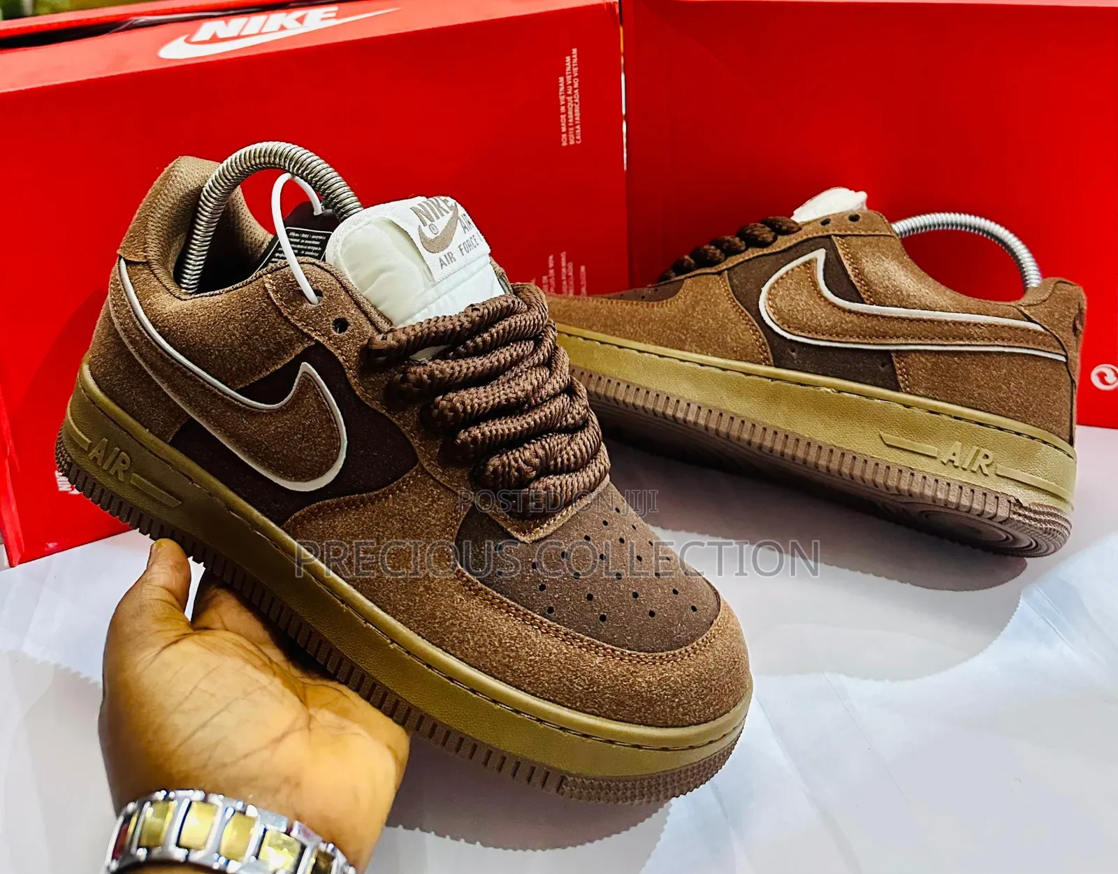Unisex High Quality Nike Sneakers With Bold Lace