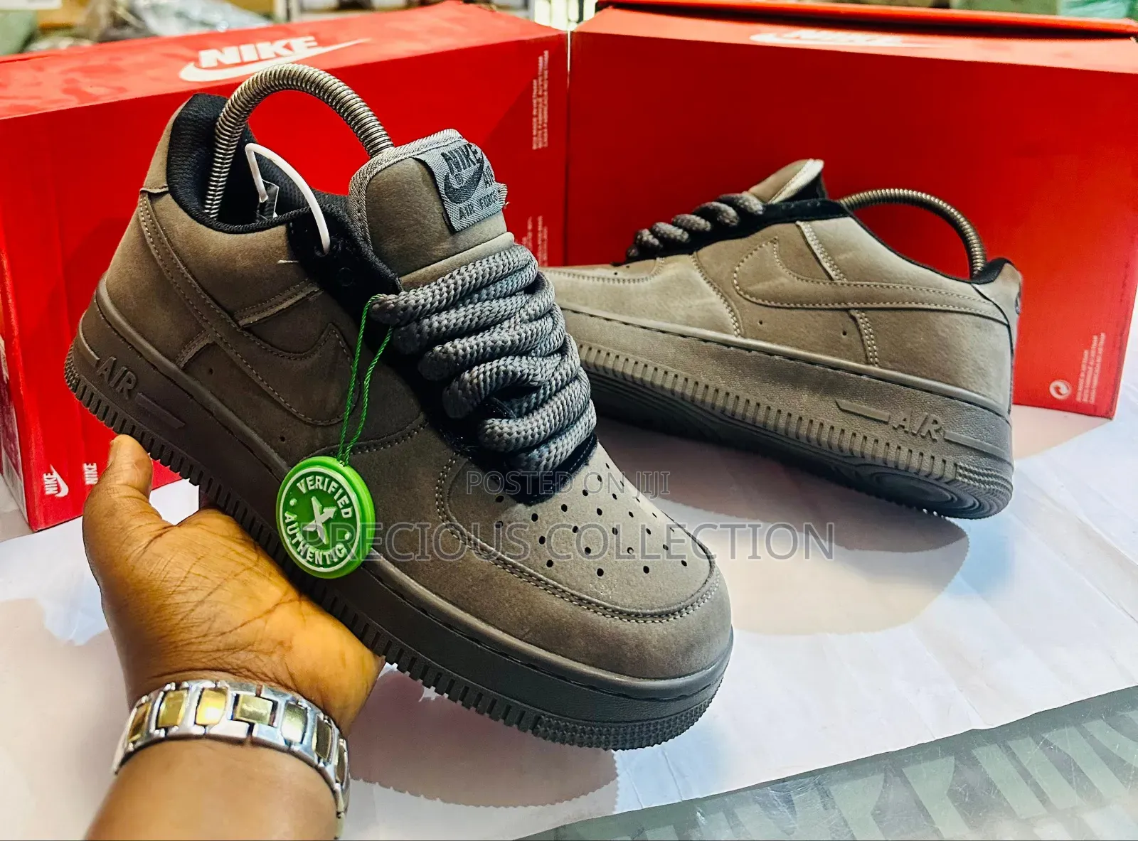 Unisex High Quality Nike Sneakers With Bold Lace