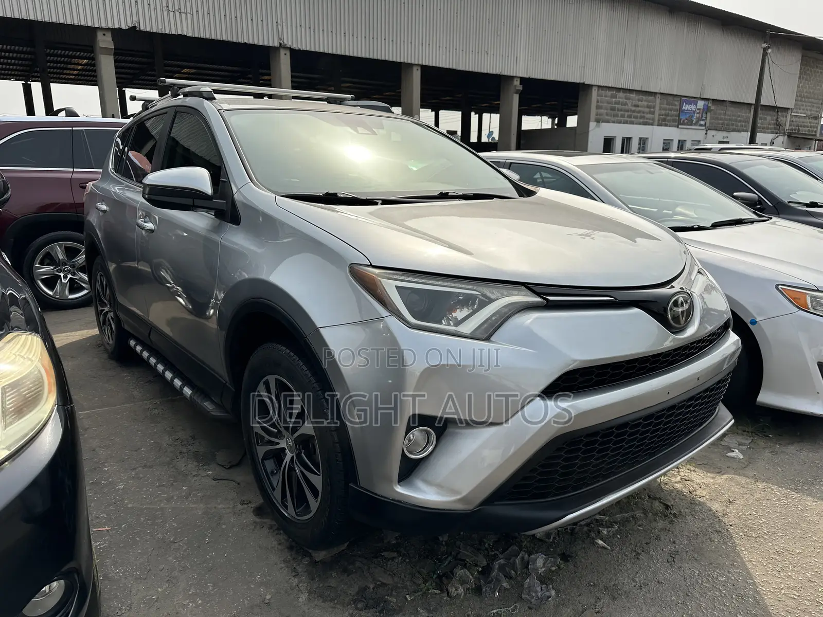 Toyota RAV4 XLE AWD (2.5L 4cyl 6A) 2016 Silver