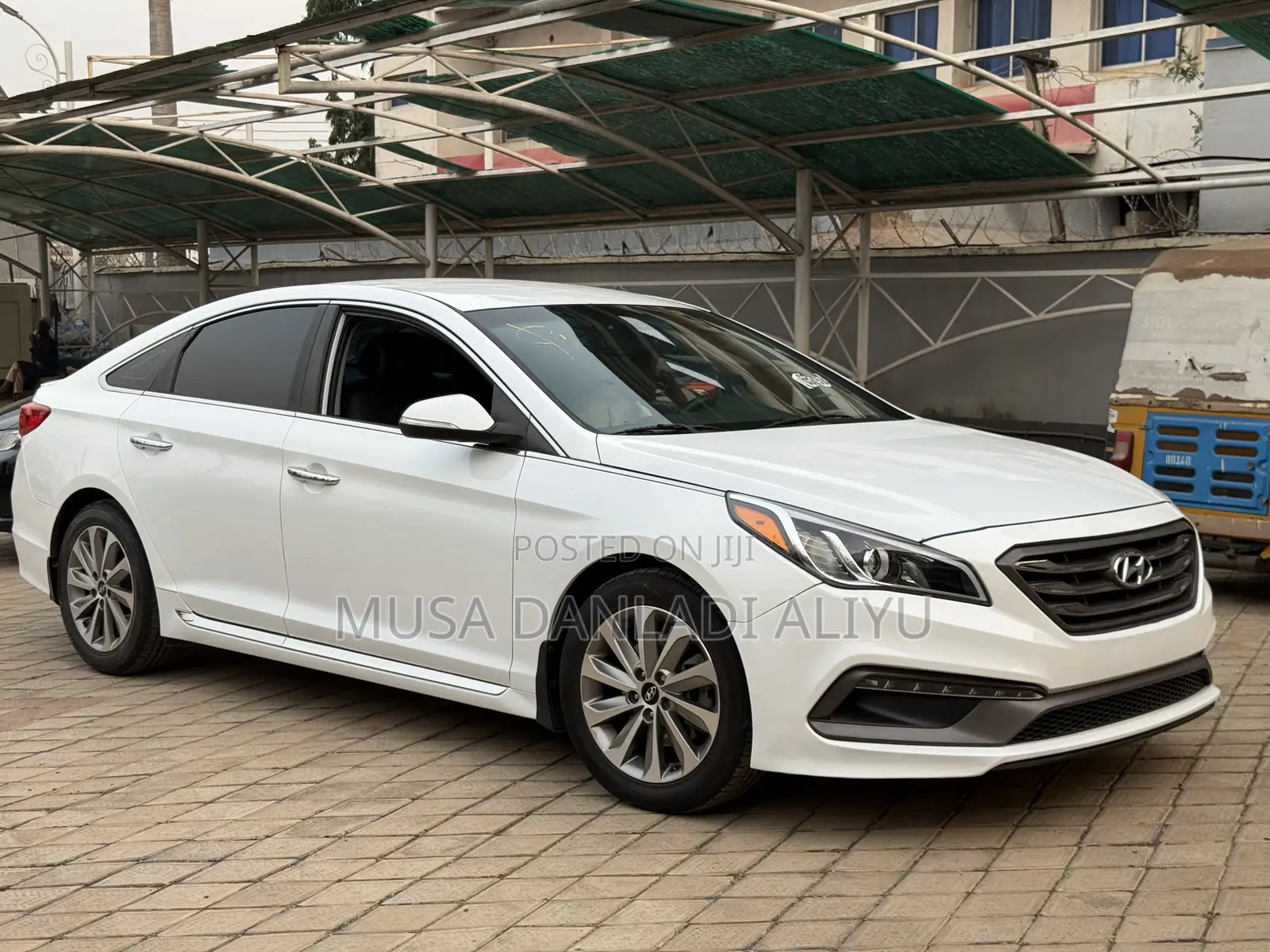 Hyundai Sonata Sport 2.0T Sedan FWD (2.0L 4cyl 6A) 2016 Off white