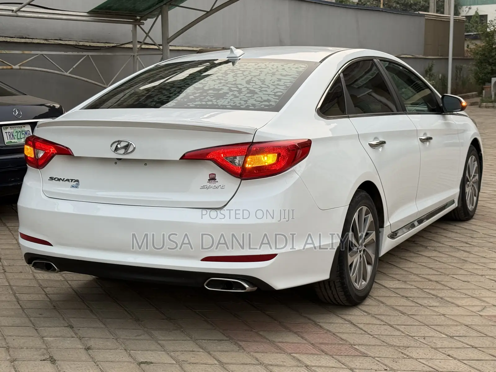 Hyundai Sonata Sport 2.0T Sedan FWD (2.0L 4cyl 6A) 2016 Off white