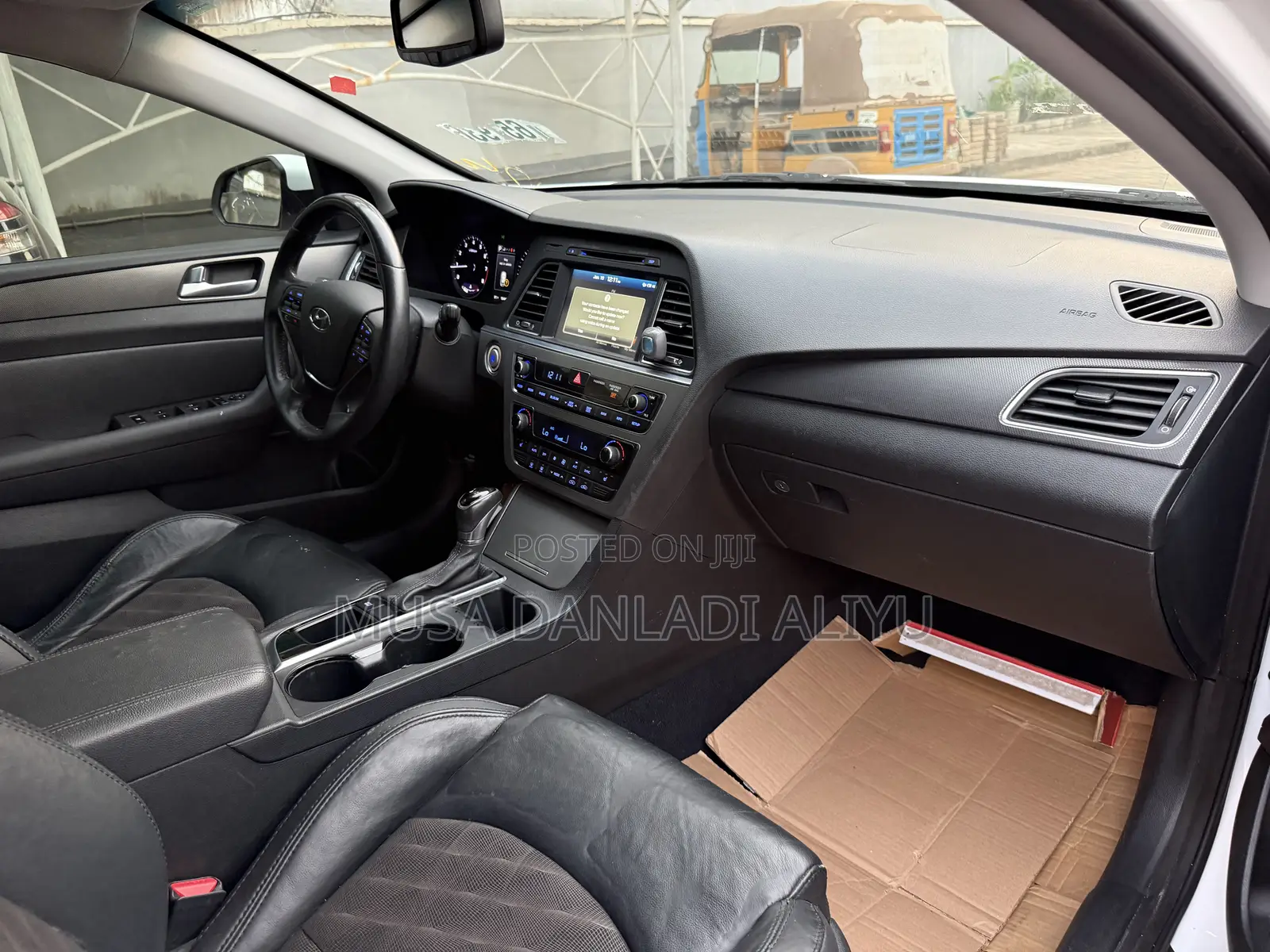 Hyundai Sonata Sport 2.0T Sedan FWD (2.0L 4cyl 6A) 2016 Off white