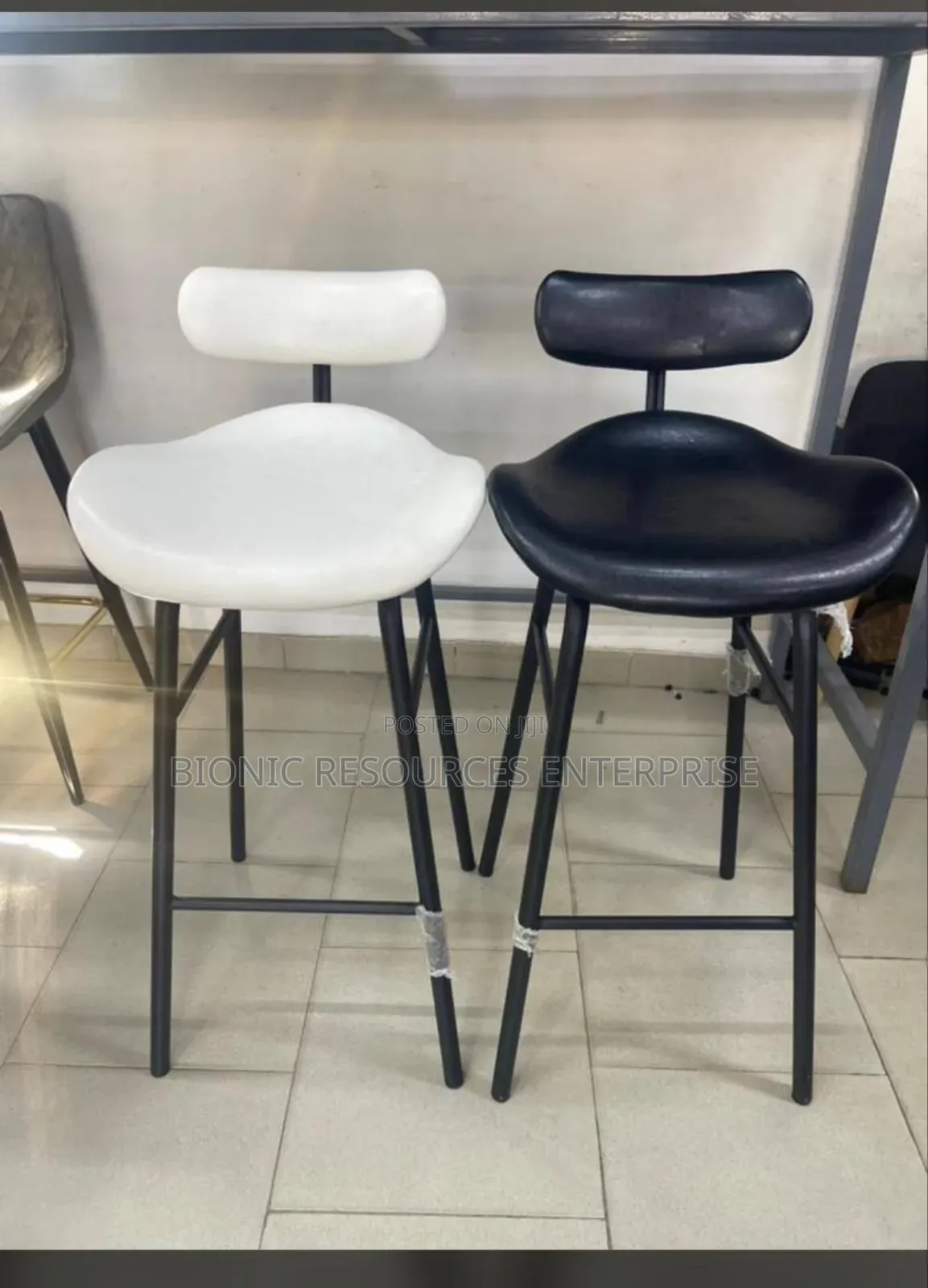 Bar Stool With Classic Design