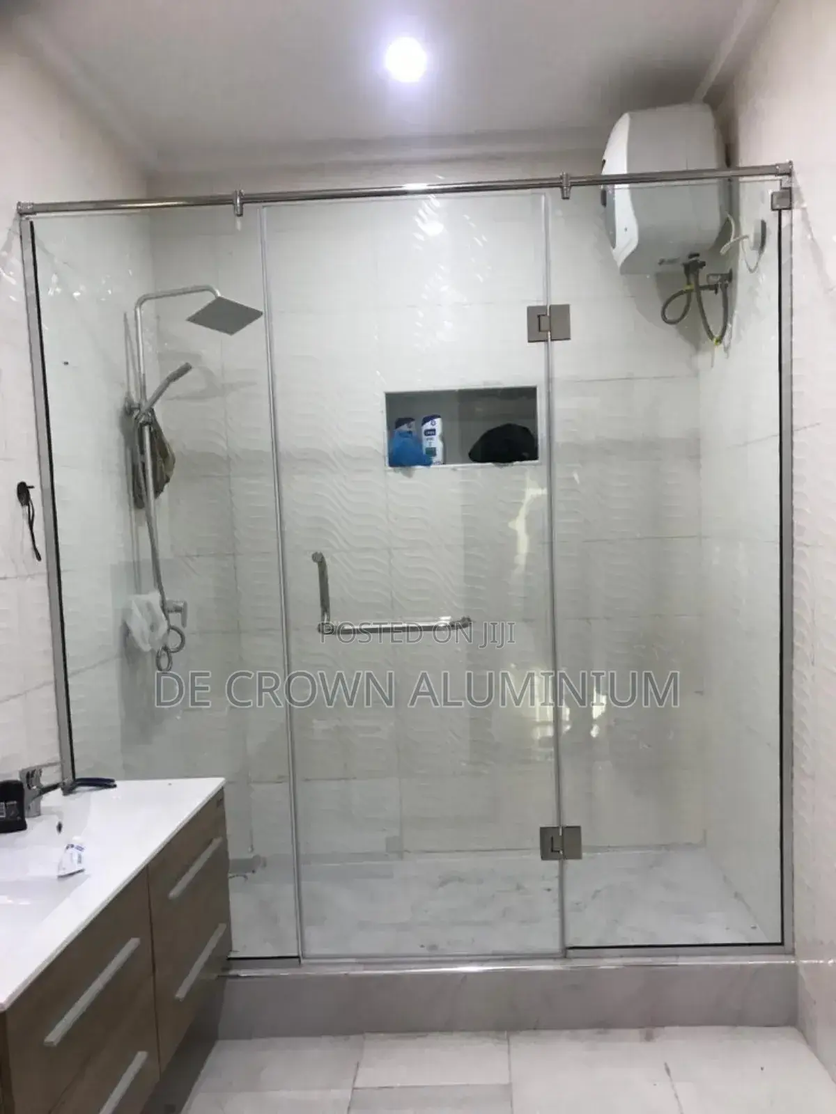 Luxury 10mm Tempered Glass Shower Cubicle | Silver Accessories