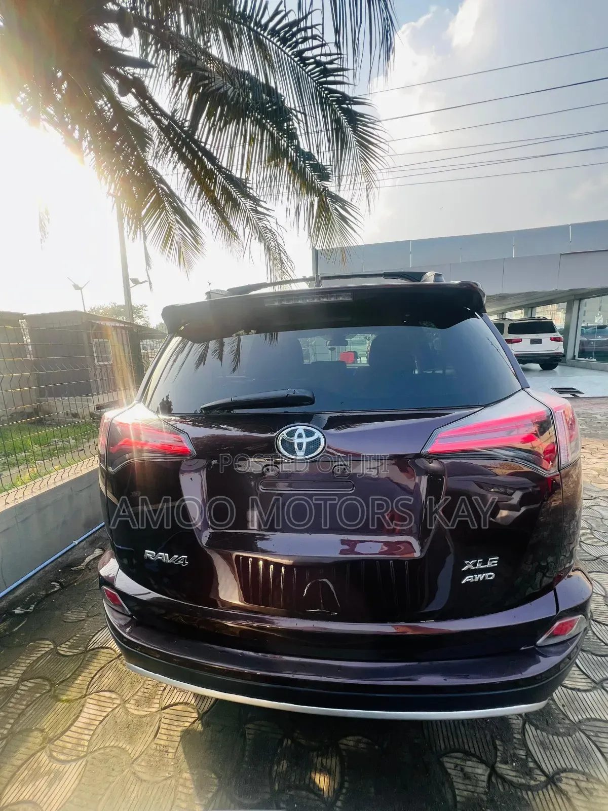 Toyota RAV4 XLE 4dr SUV (2.5L 4cyl 6A) 2018 Maroon