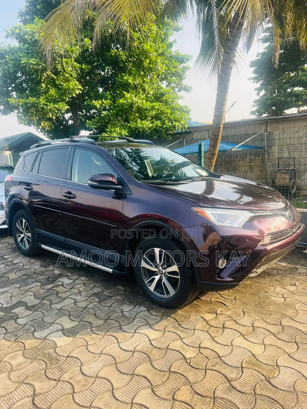 Toyota RAV4 XLE 4dr SUV (2.5L 4cyl 6A) 2018 Maroon