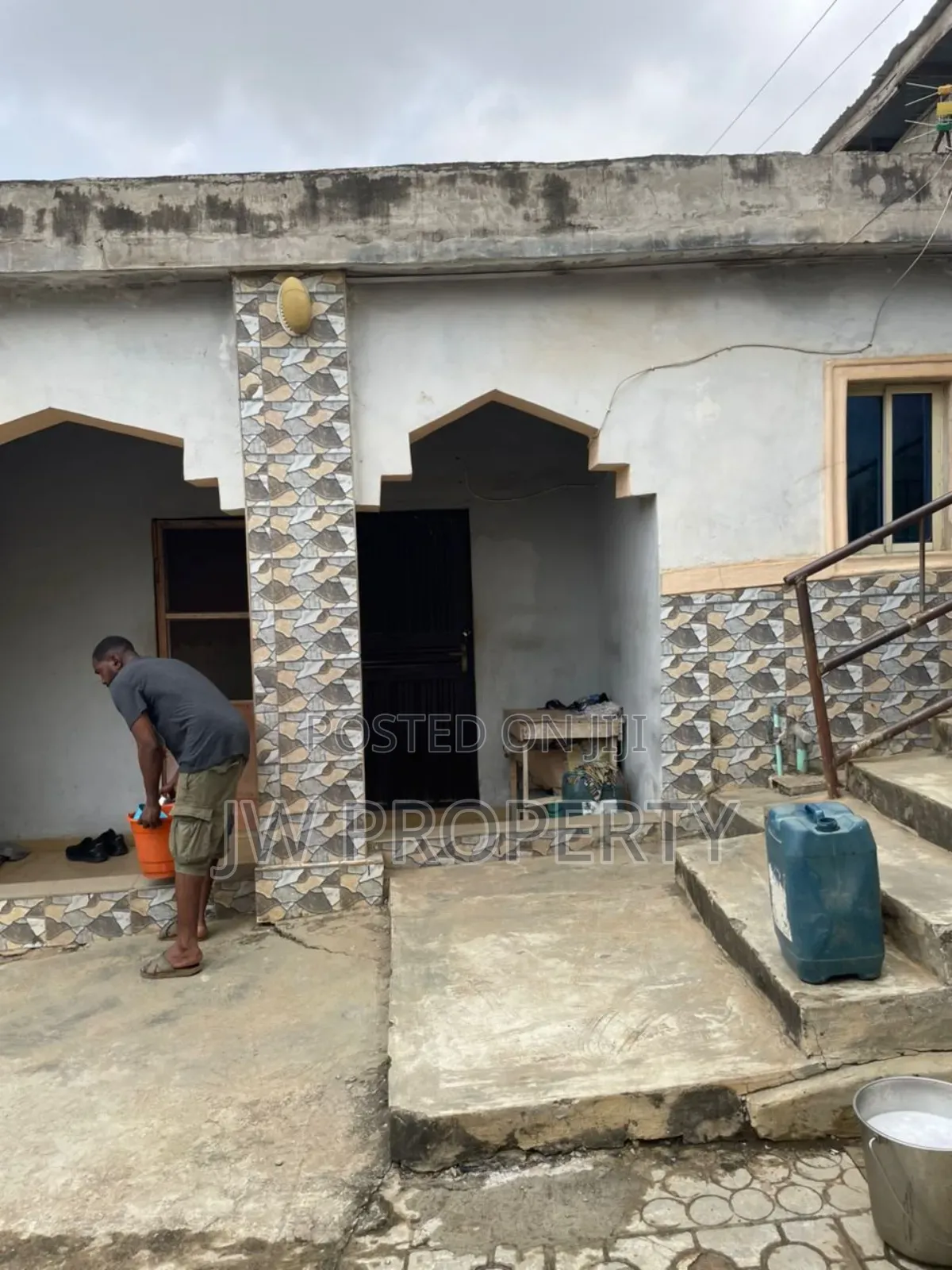 4bdrm Apartment in Palace Estate, Akesan for sale