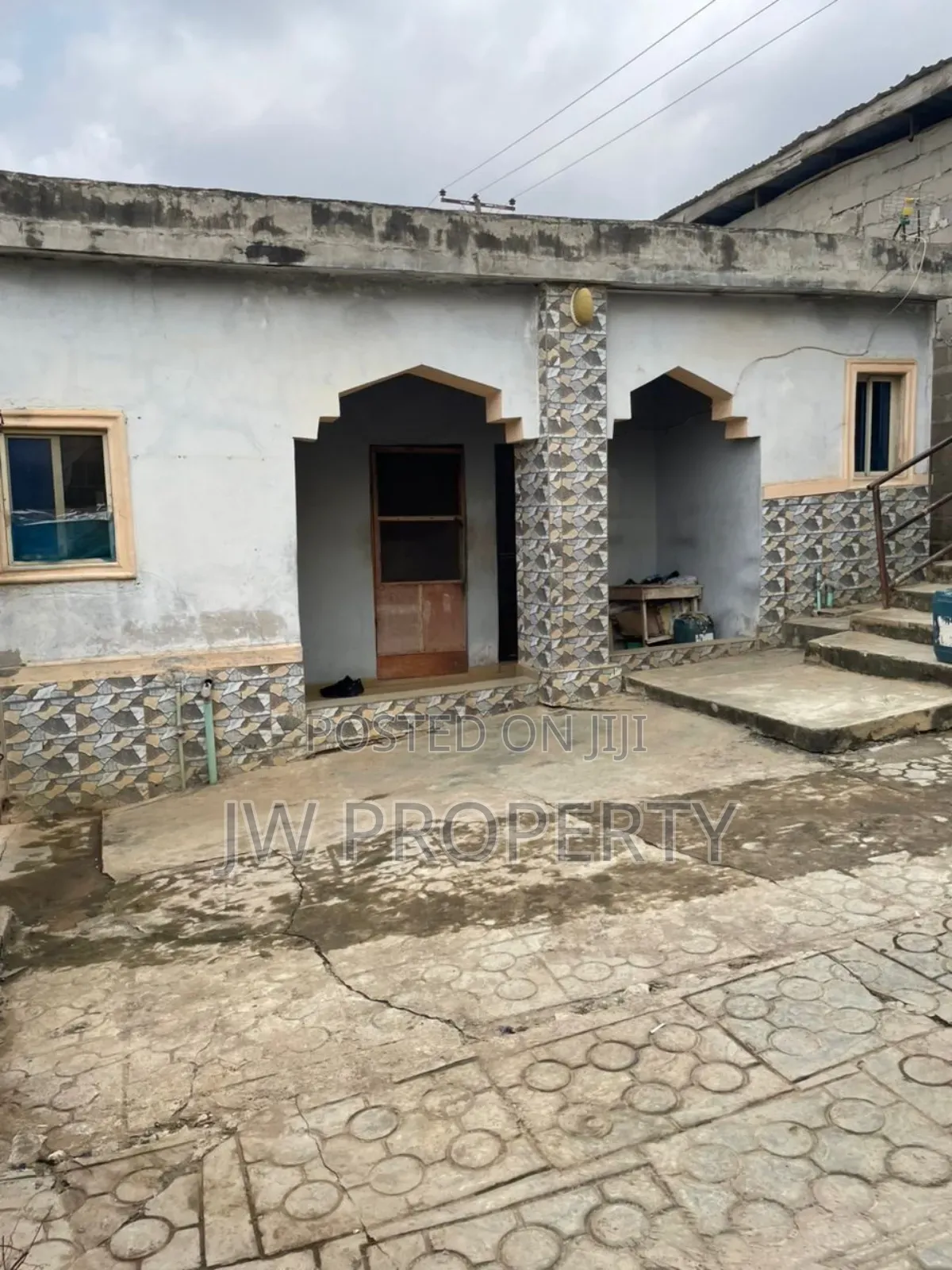 4bdrm Apartment in Palace Estate, Akesan for sale