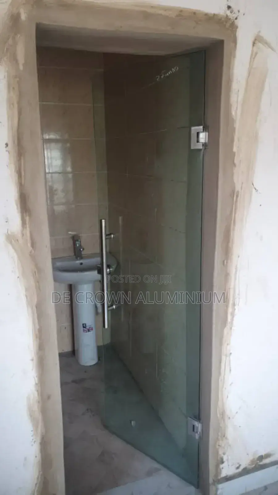 Frameles Glass Toilet Door
