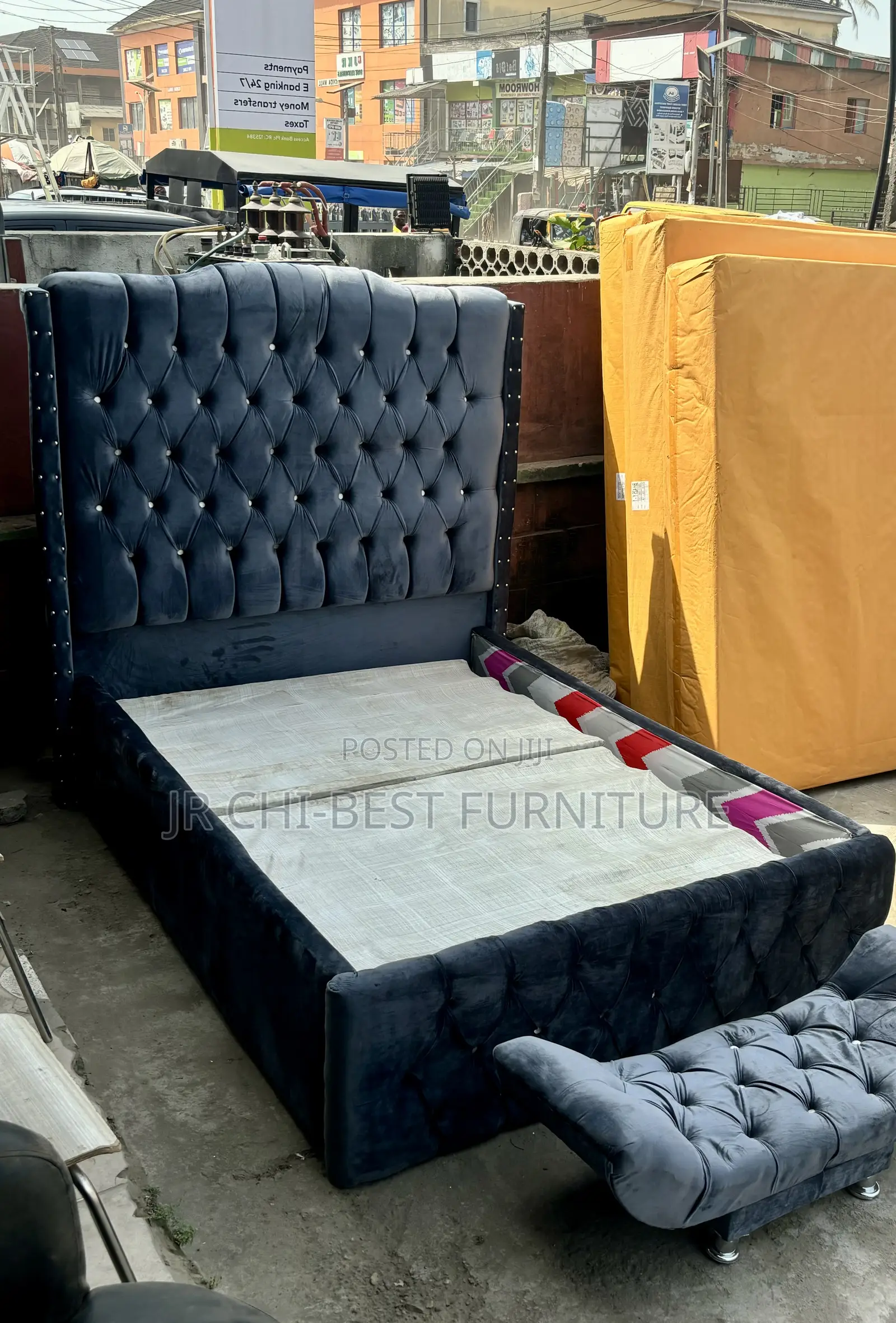 Inexpensive Good Quality 4.5 by 6 Padded Tufted Bedframe
