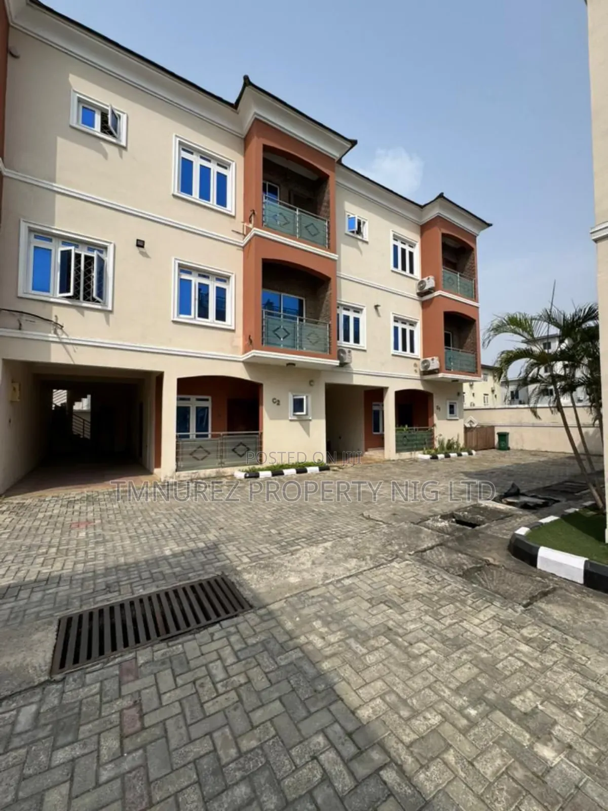 4bdrm Duplex in Agungi for rent