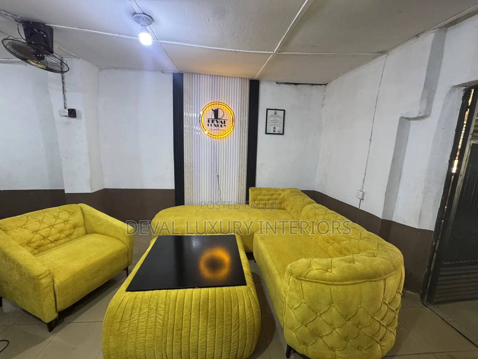 Corner Uni Chair With Center Table