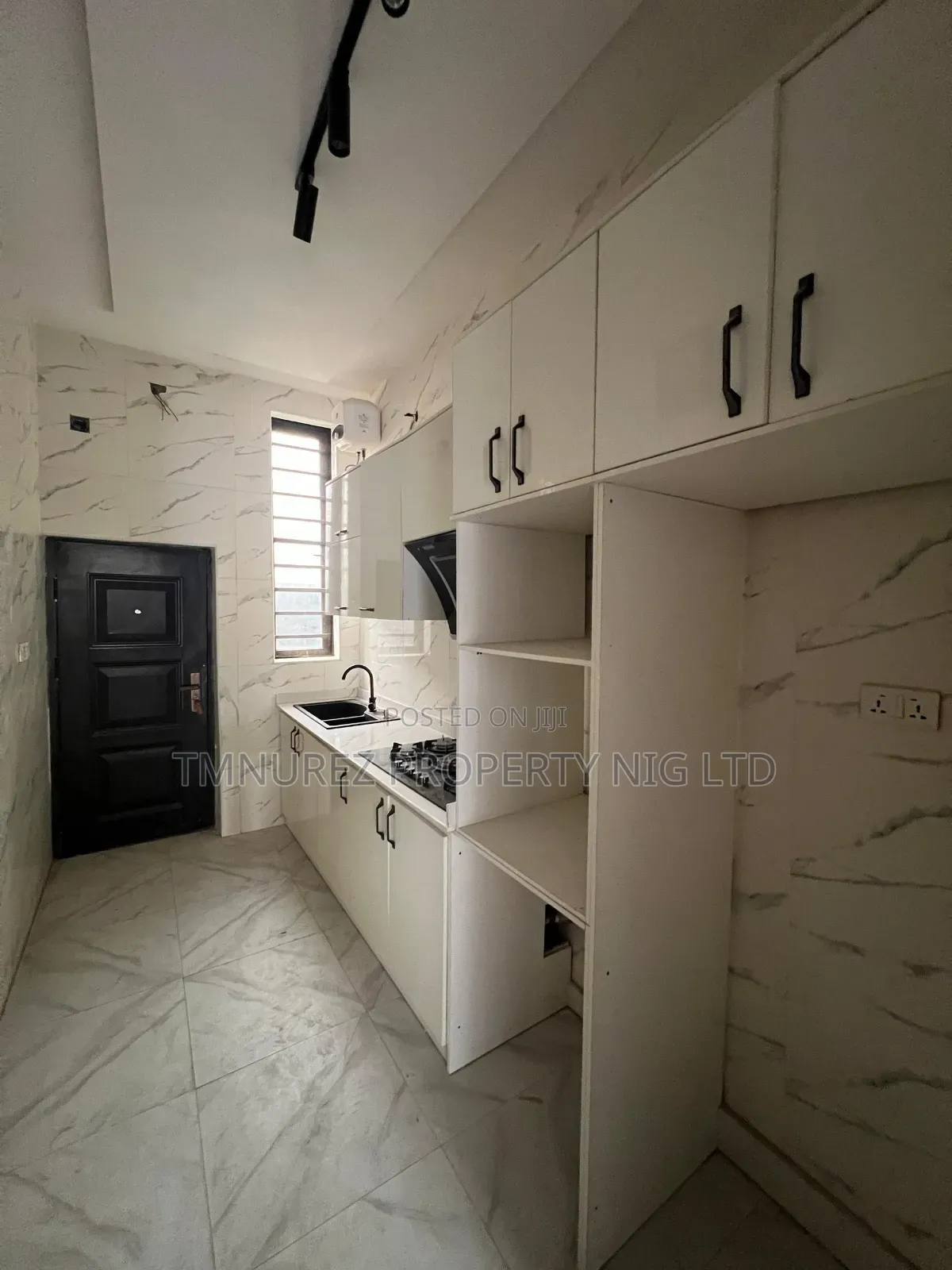 4bdrm Duplex in Ikota for rent