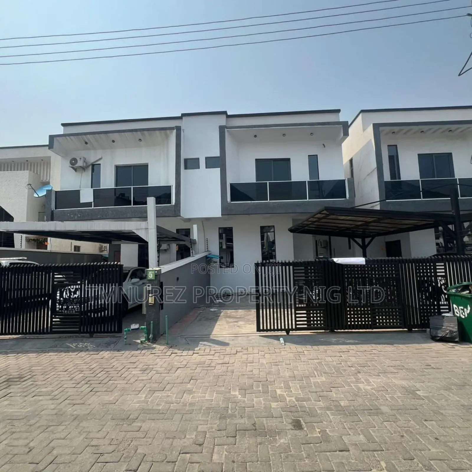 4bdrm Duplex in Chevron for rent