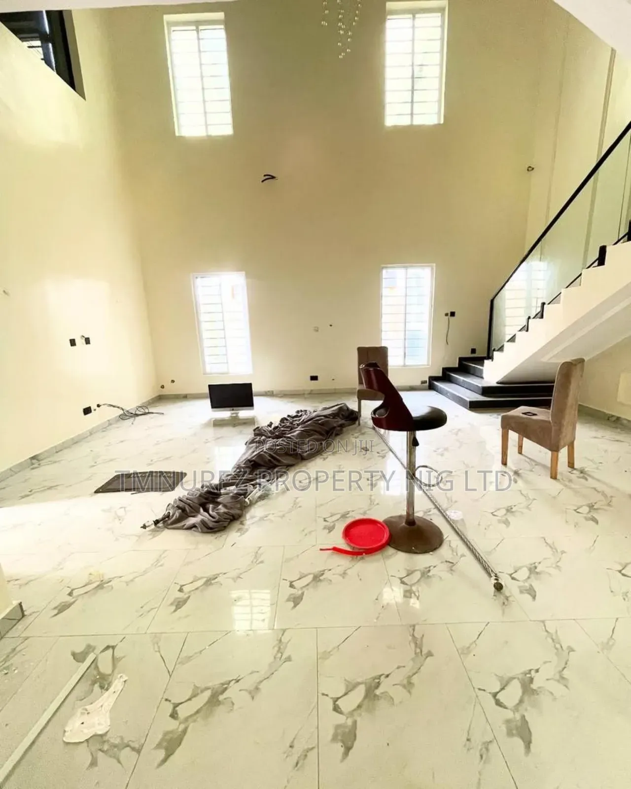 5bdrm Duplex in Chevron for rent