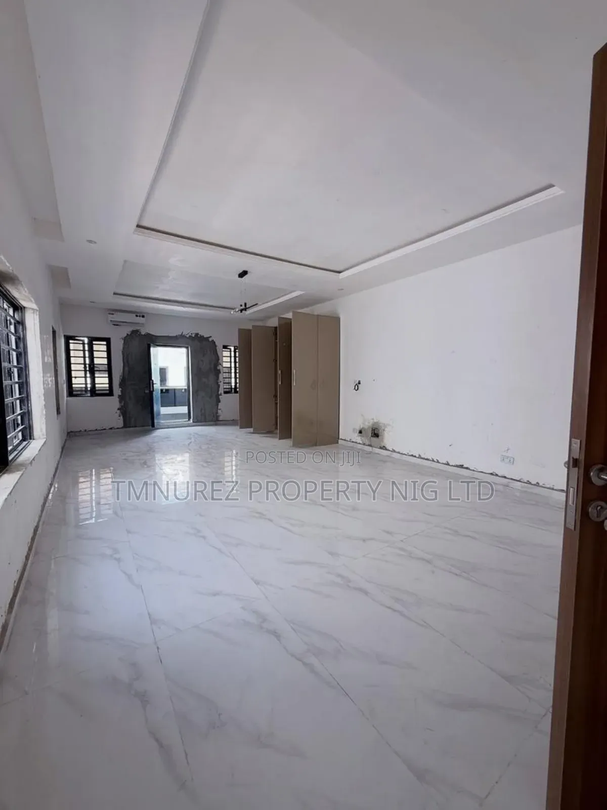2bdrm Apartment in Lekki Phase1 for rent