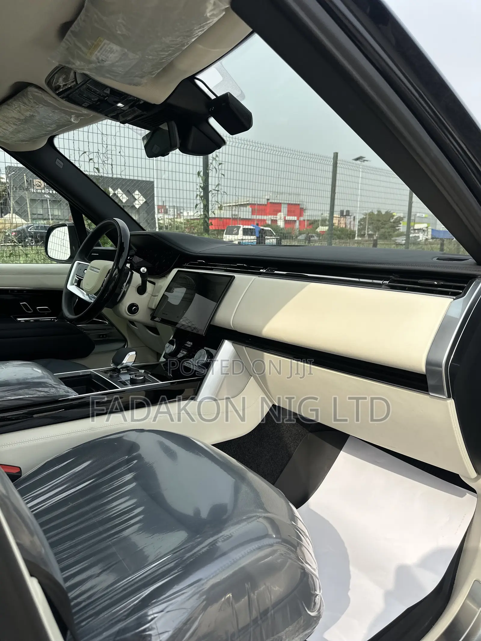 Land Rover Range Rover Vogue 2023 Black