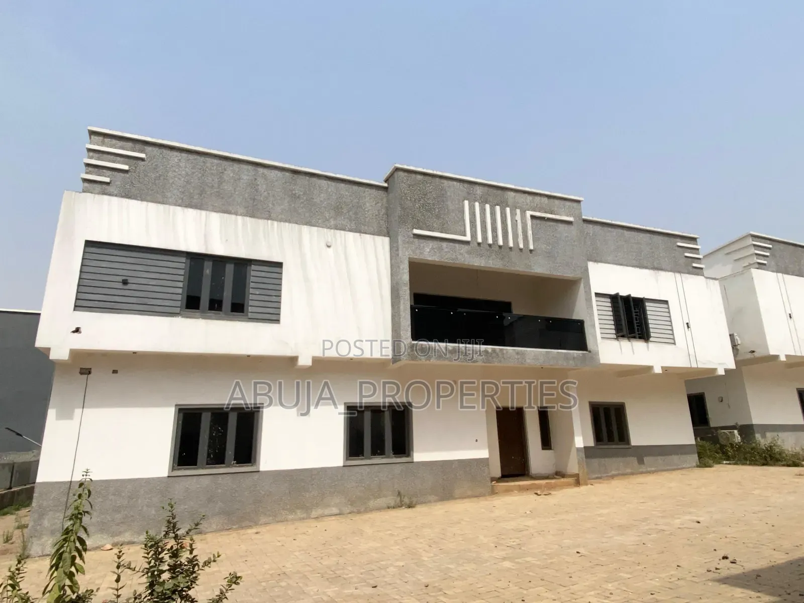 5bdrm Duplex in Life Camp for sale