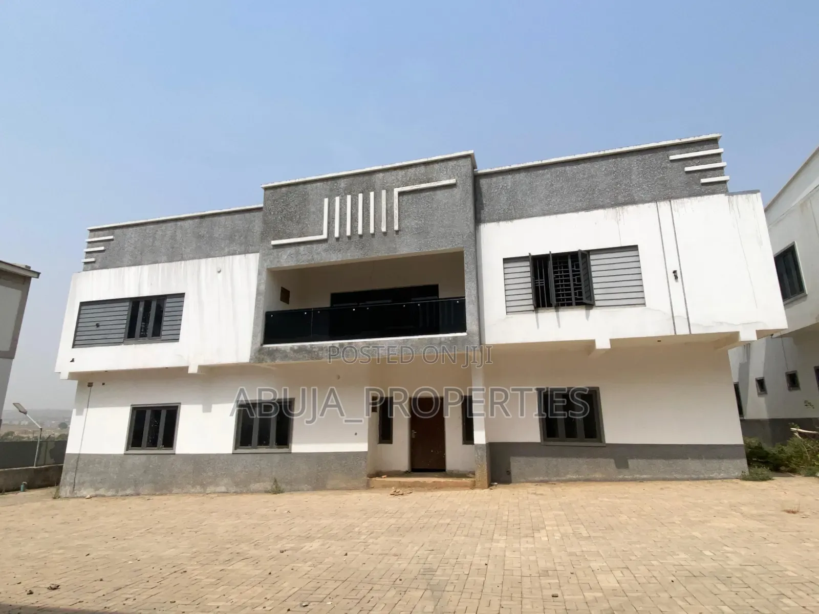 5bdrm Duplex in Life Camp for sale
