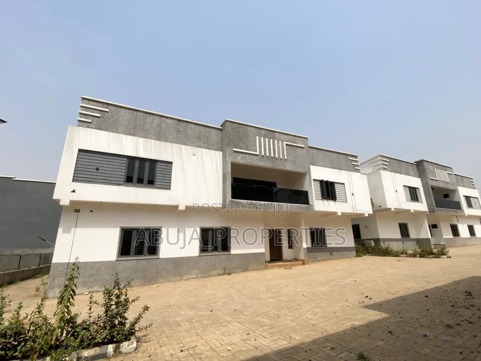 5bdrm Duplex in Life Camp for sale