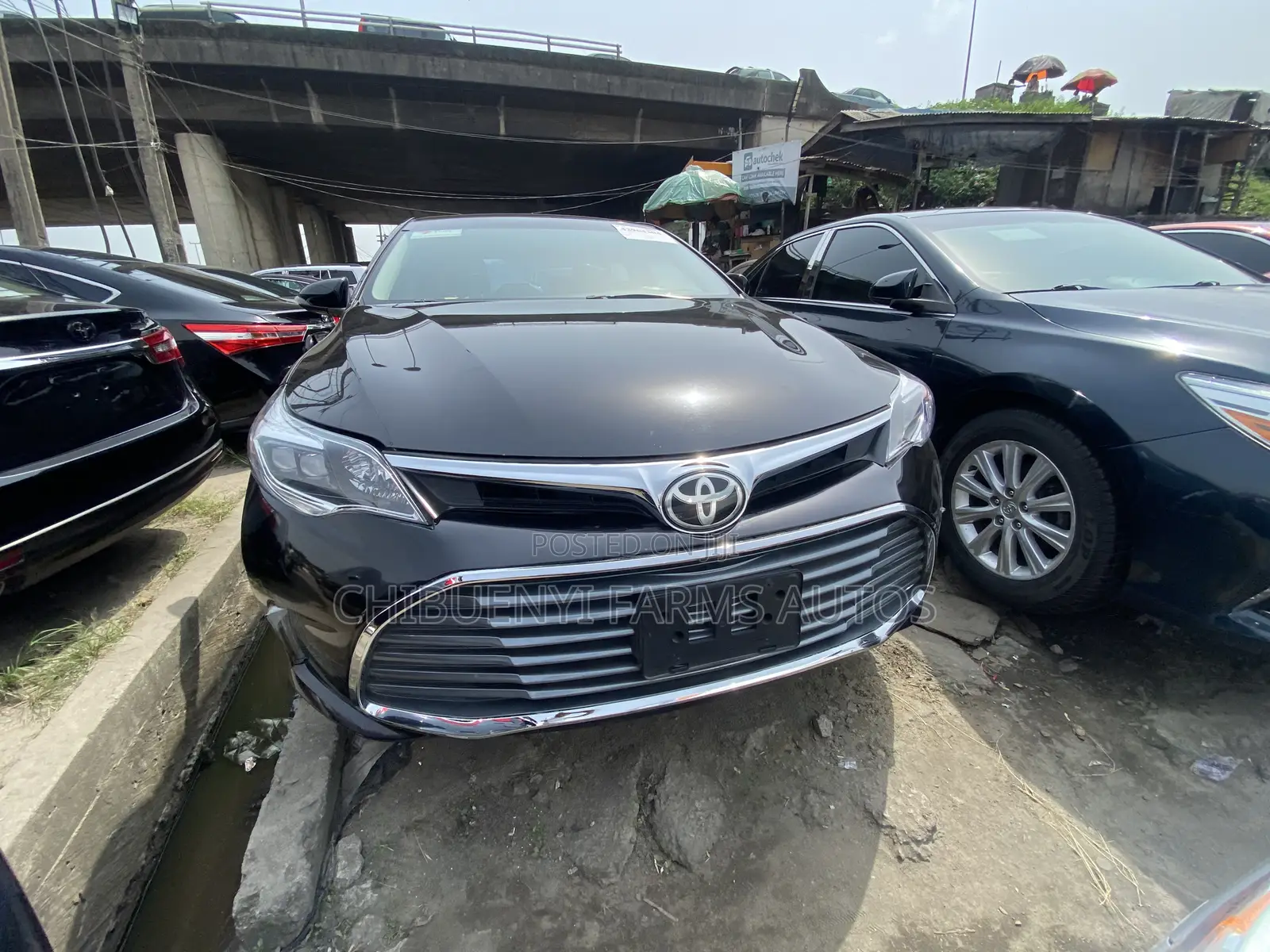 Toyota Avalon Limited 4dr Sedan (3.5L 6cyl 6A) 2015 Black