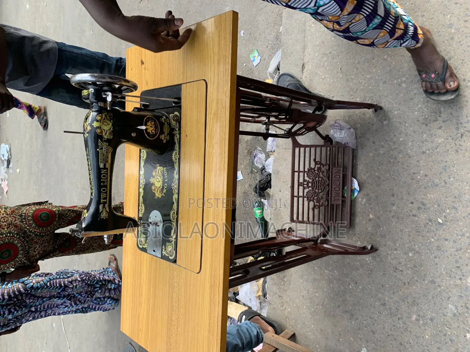 Two Lion Manual Sewing Machine With Flat Table