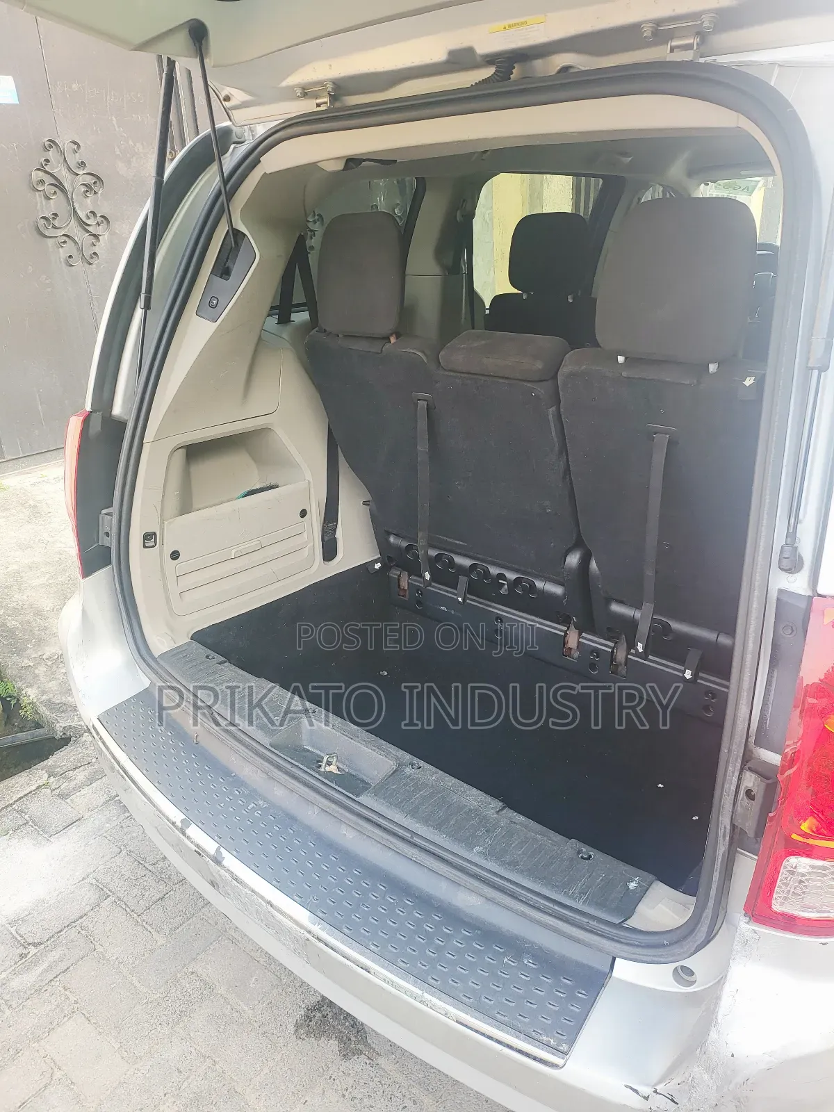 Dodge Caravan for Car Hire/ Long Term and Short Term Lease