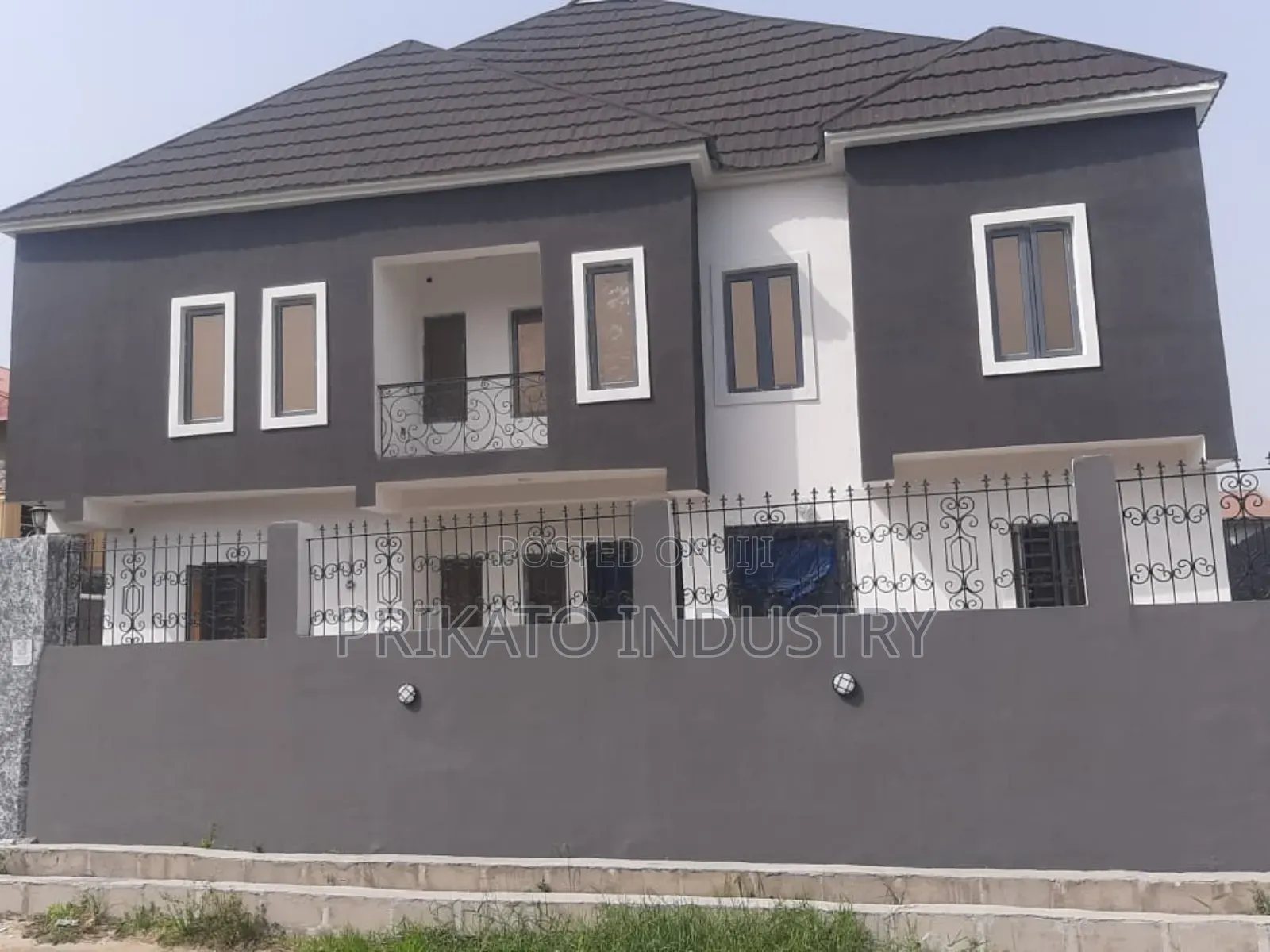 3bdrm Block of Flats in Royal Crystal, Ado / Ajah for sale
