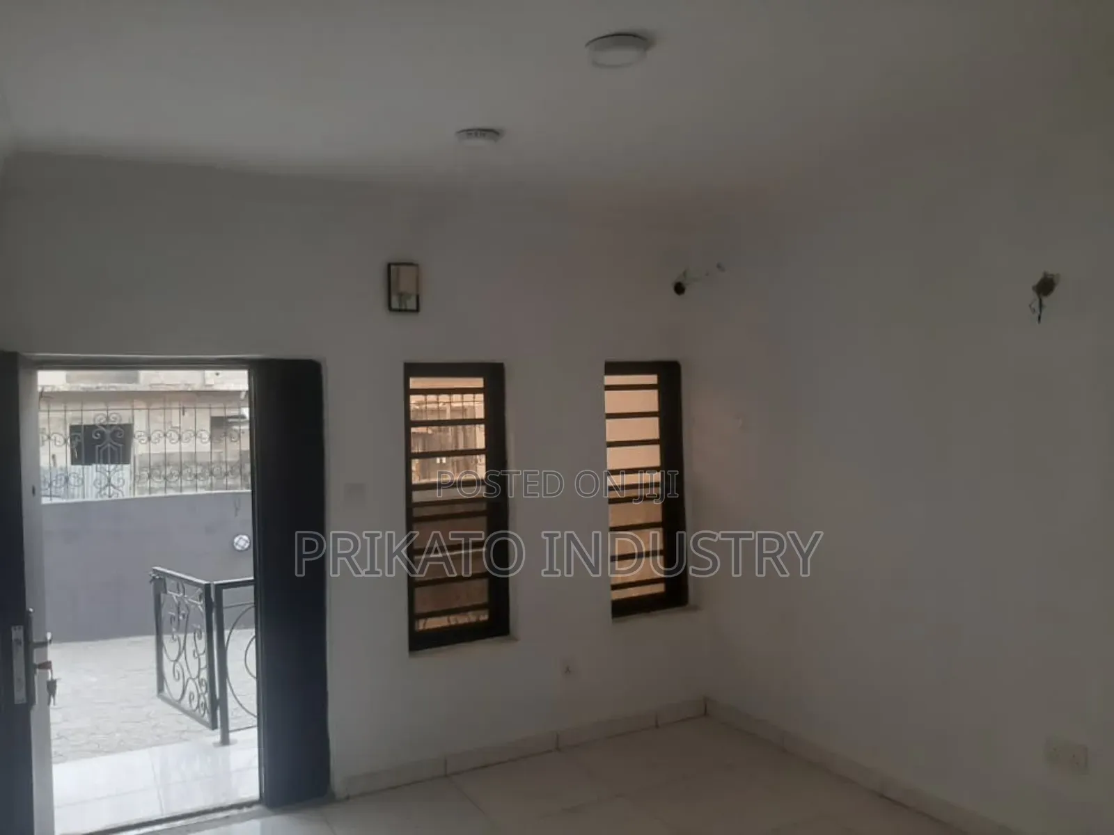 3bdrm Block of Flats in Royal Crystal, Ado / Ajah for sale
