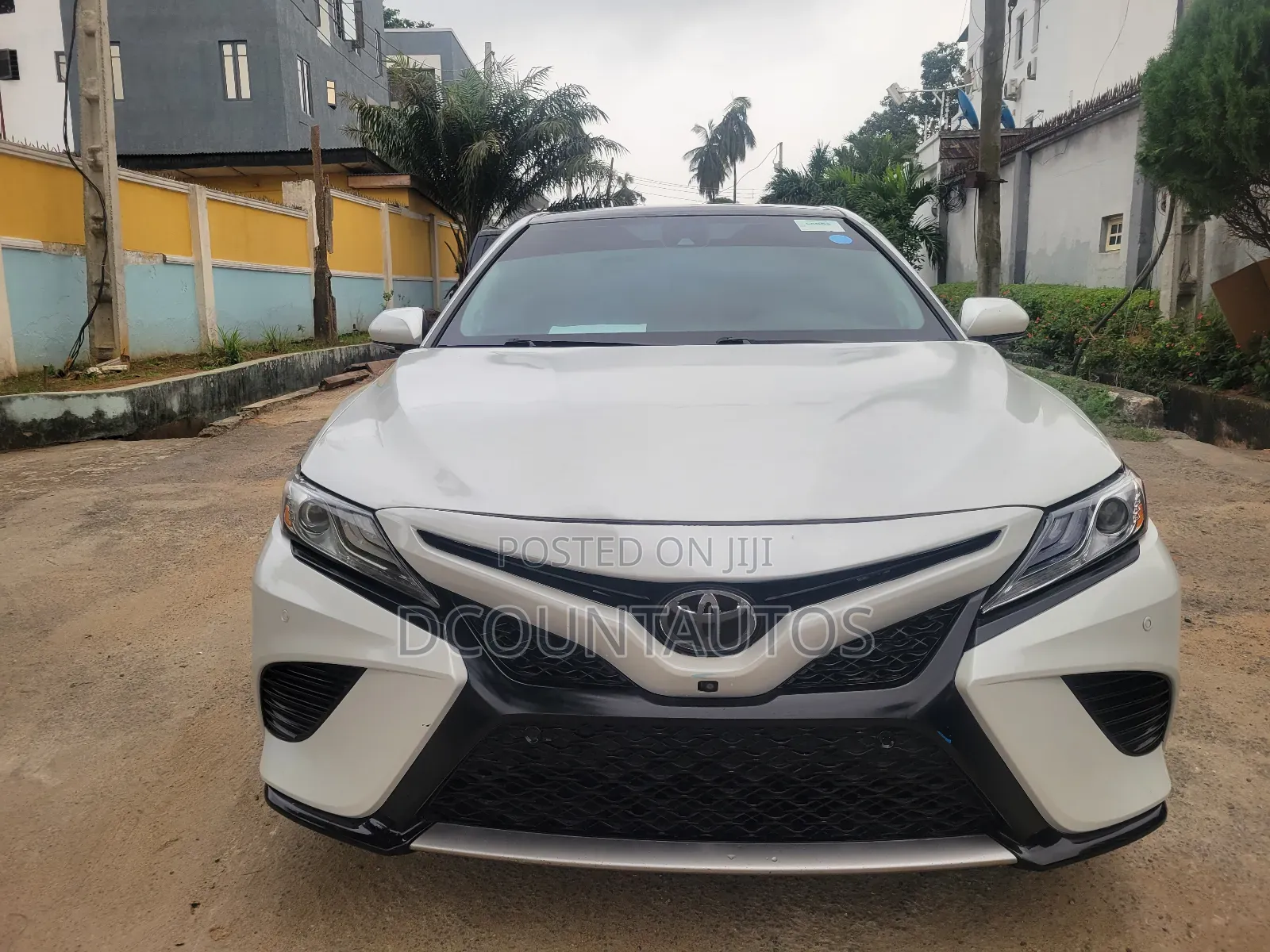 Toyota Camry XSE FWD (2.5L 4cyl 8AM) 2018 White